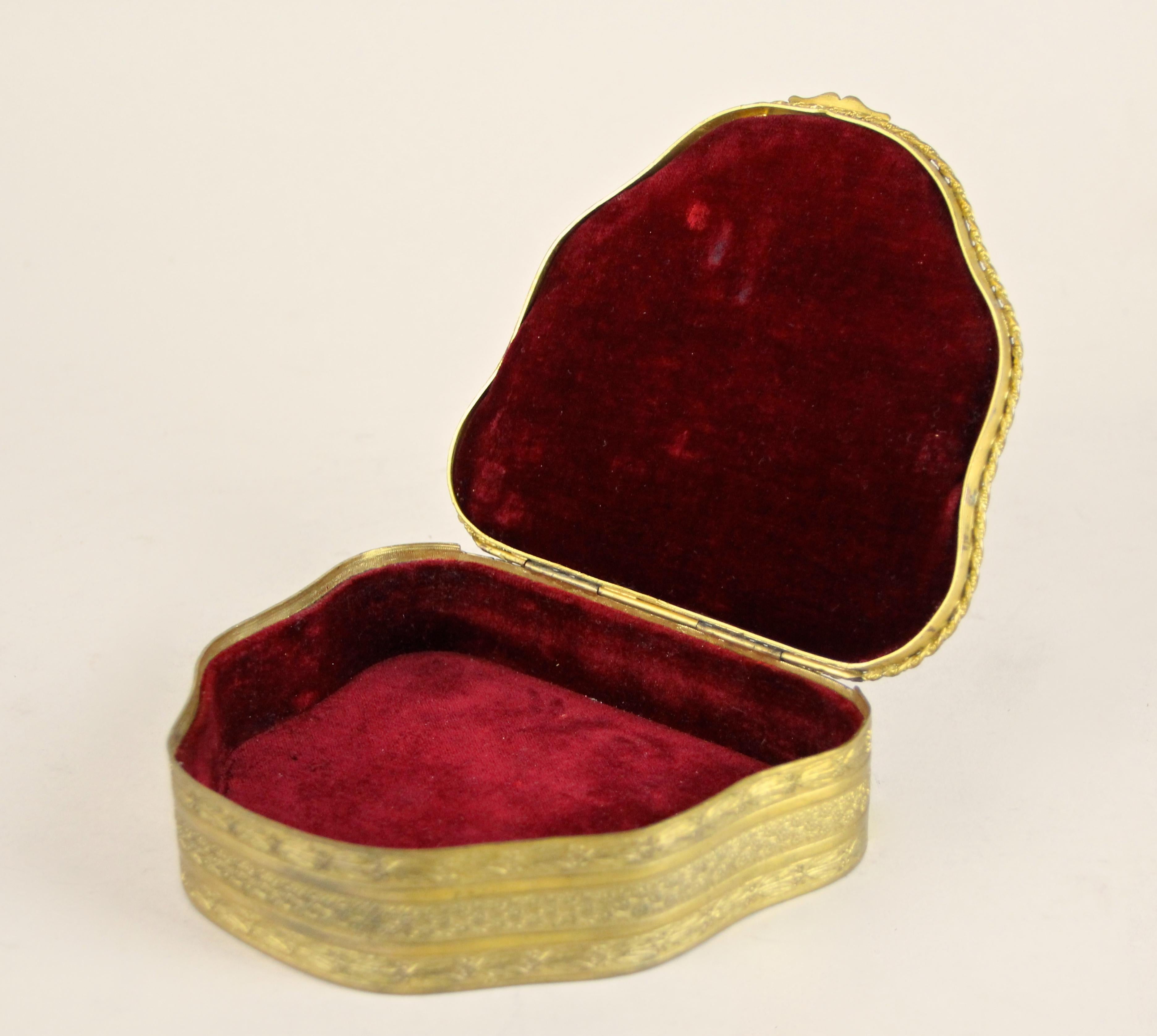 Firegilt Brass Jewelry Box with Porcelain Picture, Austria, circa 1860 1