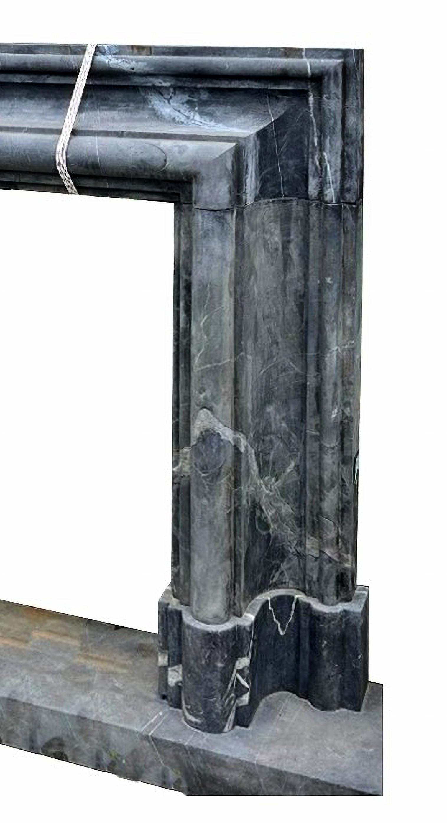 Fireplace Art D'eco SALVATOR ROSA IN BLACK MARBLE NERO MARQUINA 1890/1900

Fireplace from 1890/1900 in Spanish black marble Nero Marquina.
This fireplace comes with its own stone base.
fire mouth L 100 x H 85
Italy
HEIGHT 145 cm
WIDTH 160 cm
DEPTH