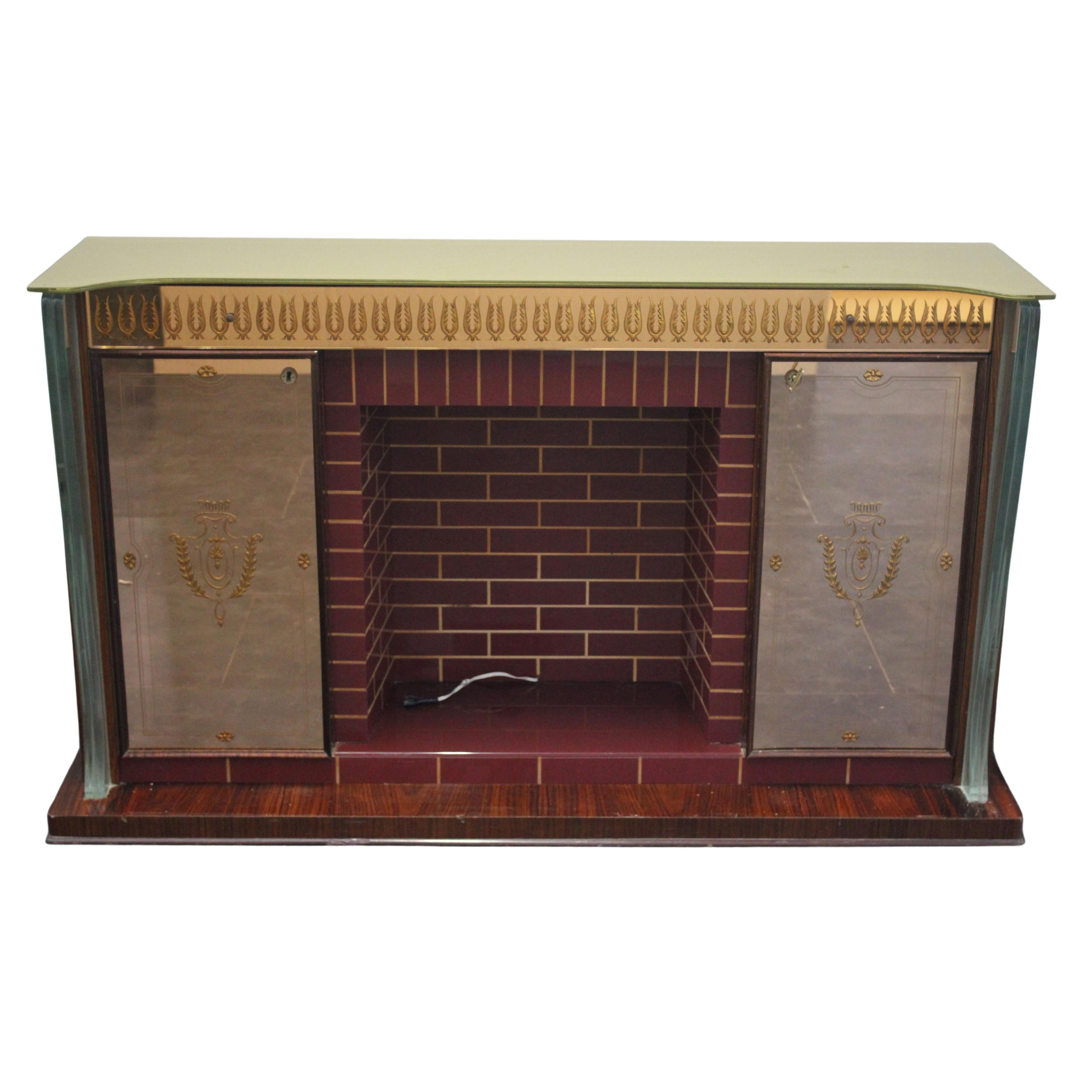 Fireplace-Shaped Bar in Glass from Fontana Arte, 1950s For Sale