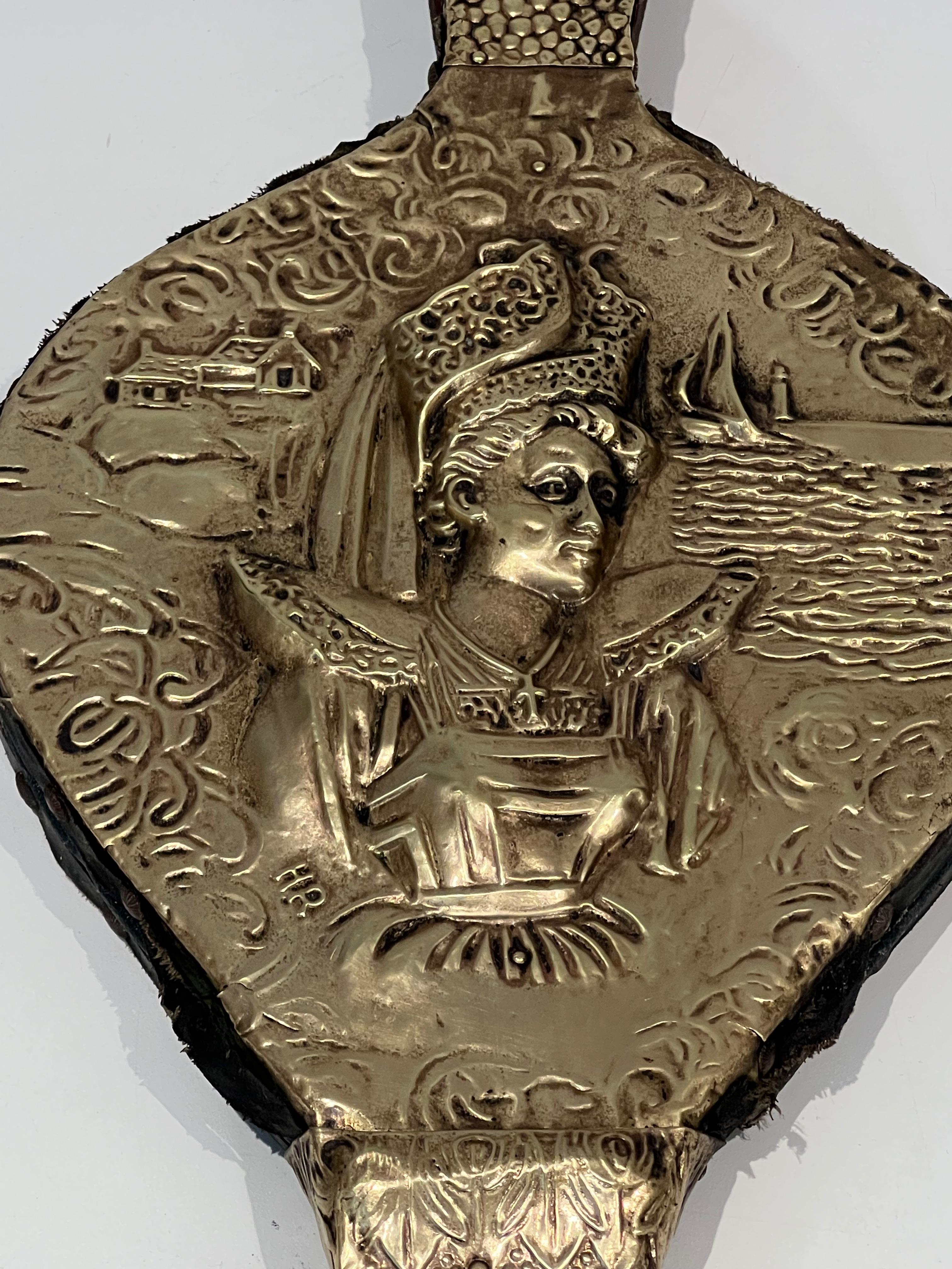 Fireplace Bellows in Embossed Brass Representing a Woman For Sale 2