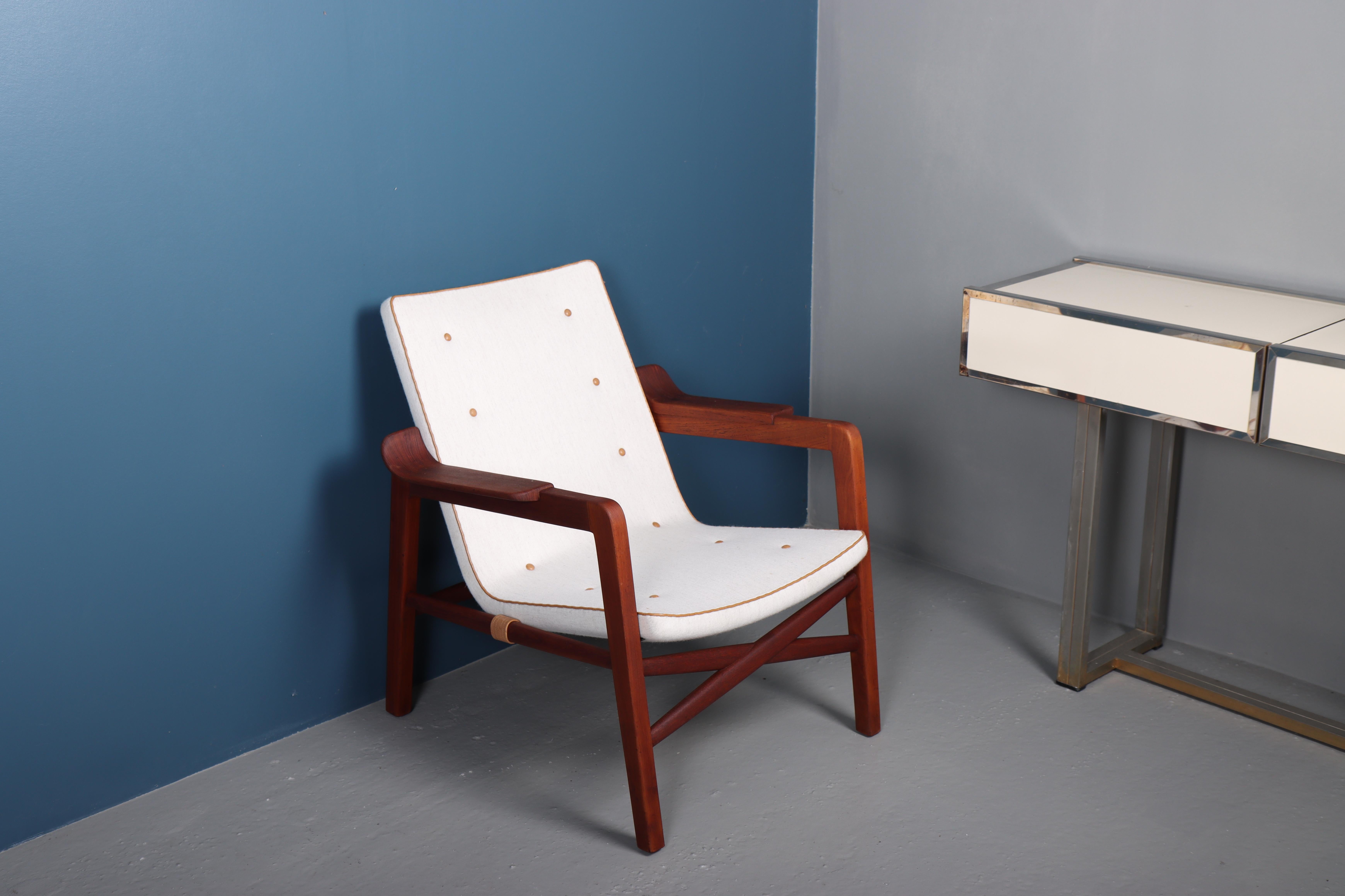 ”Fireplace Chair