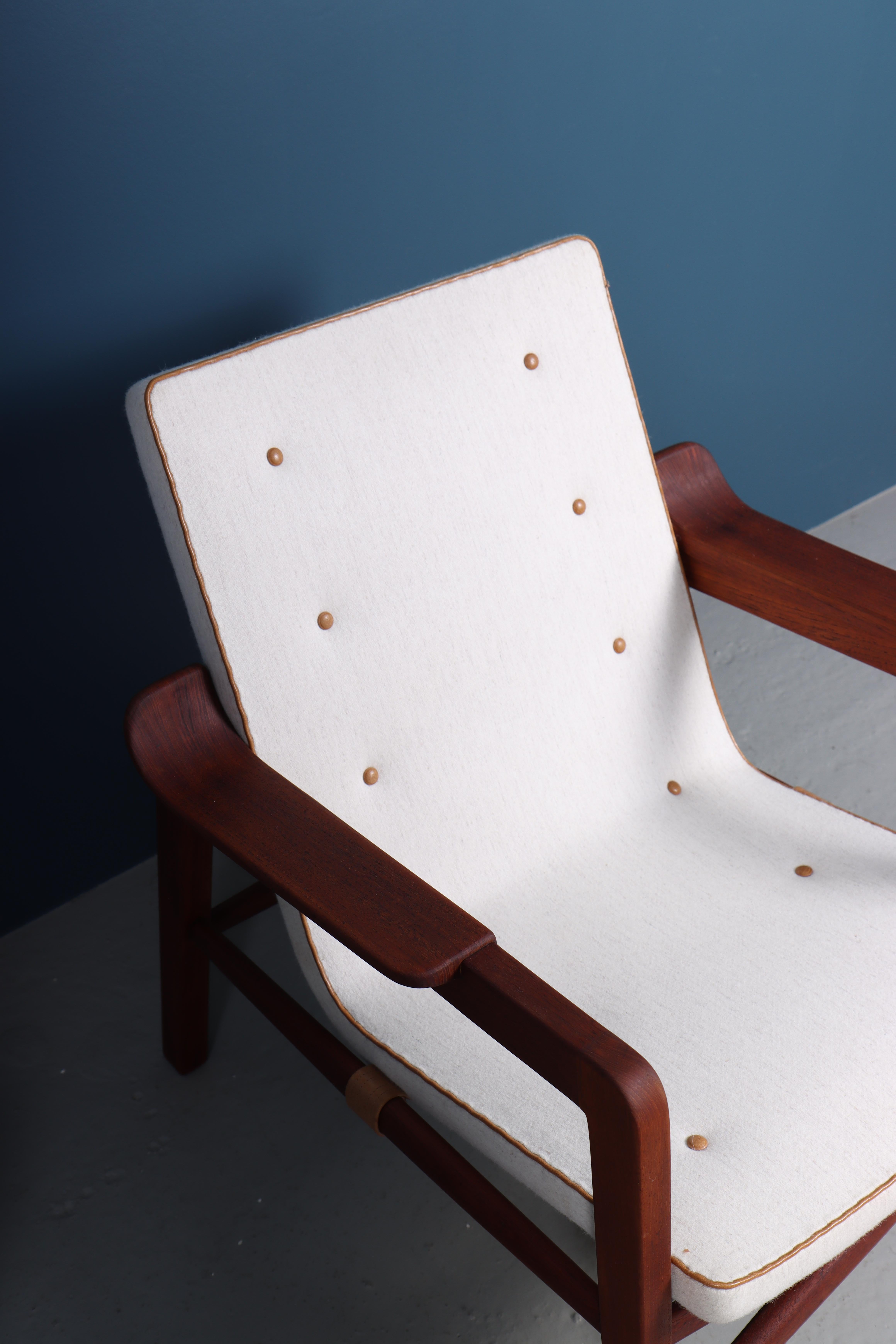 ”Fireplace Chair
