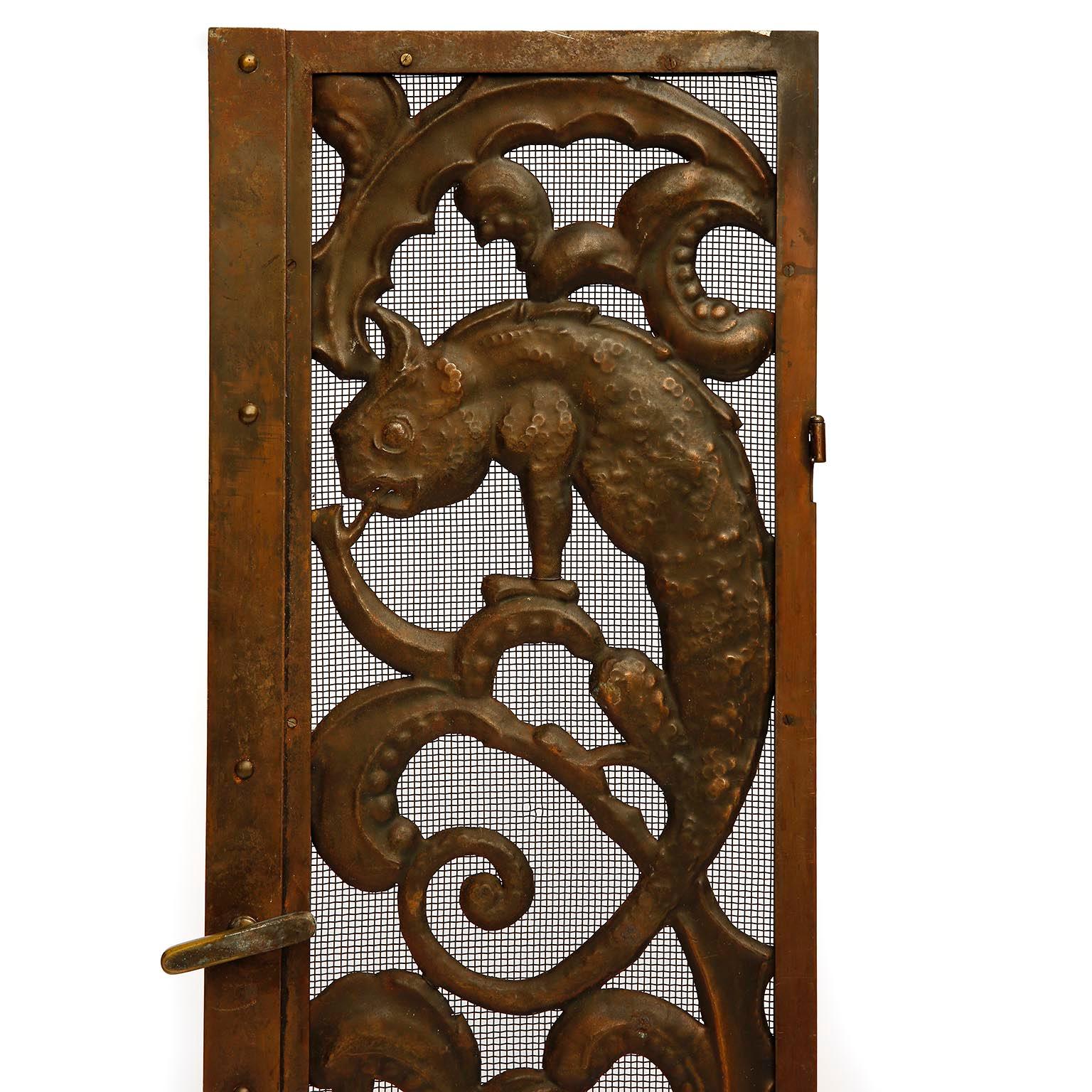 Fireplace Doors Fire Screen Guard, Metal Copper Brass, Austria, Jugendstil, 1900 In Good Condition For Sale In Hausmannstätten, AT