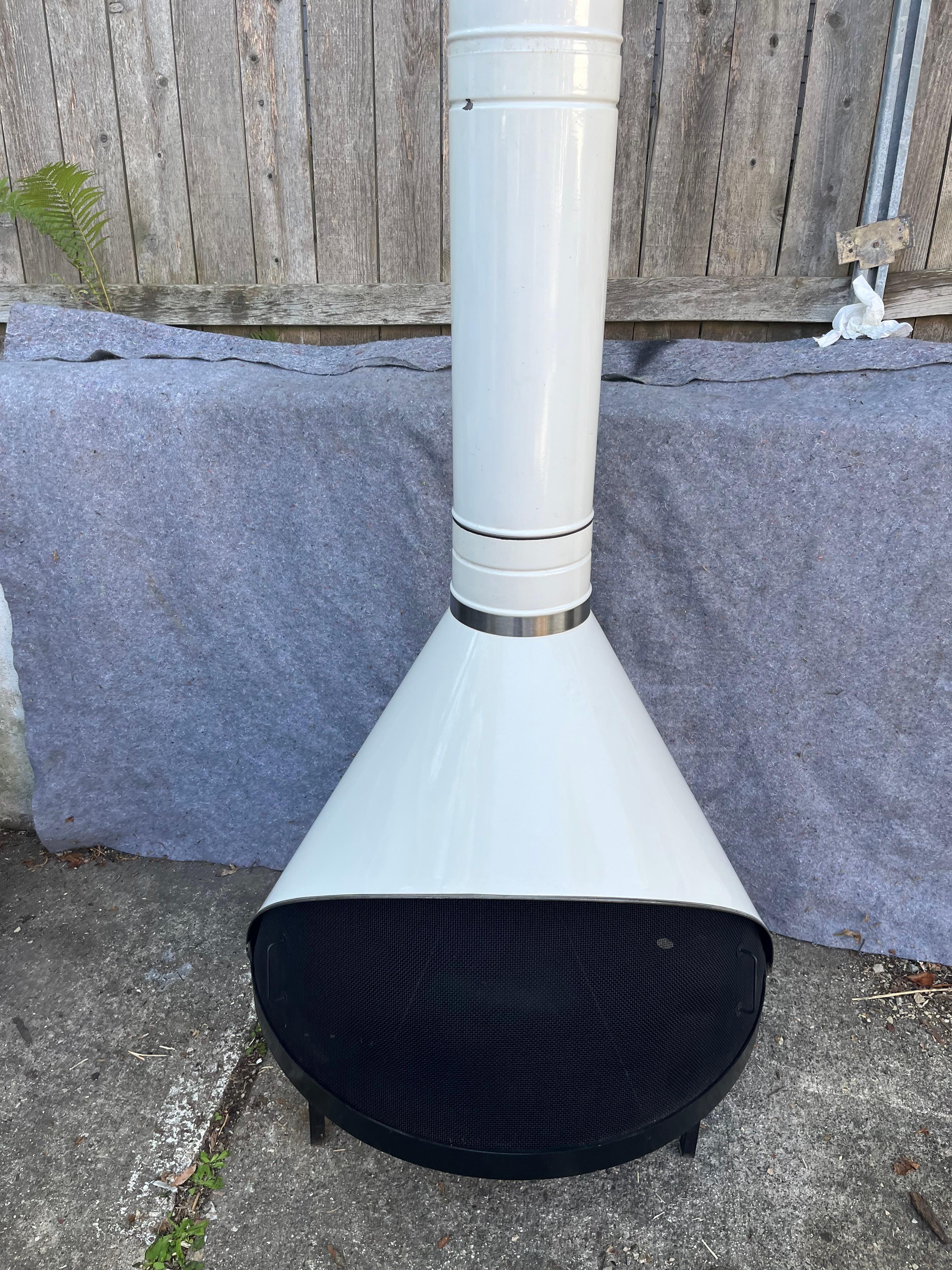 Mid-Century Modern Fireplace freestanding by Preway, burns wood or gas, original gloss white color For Sale