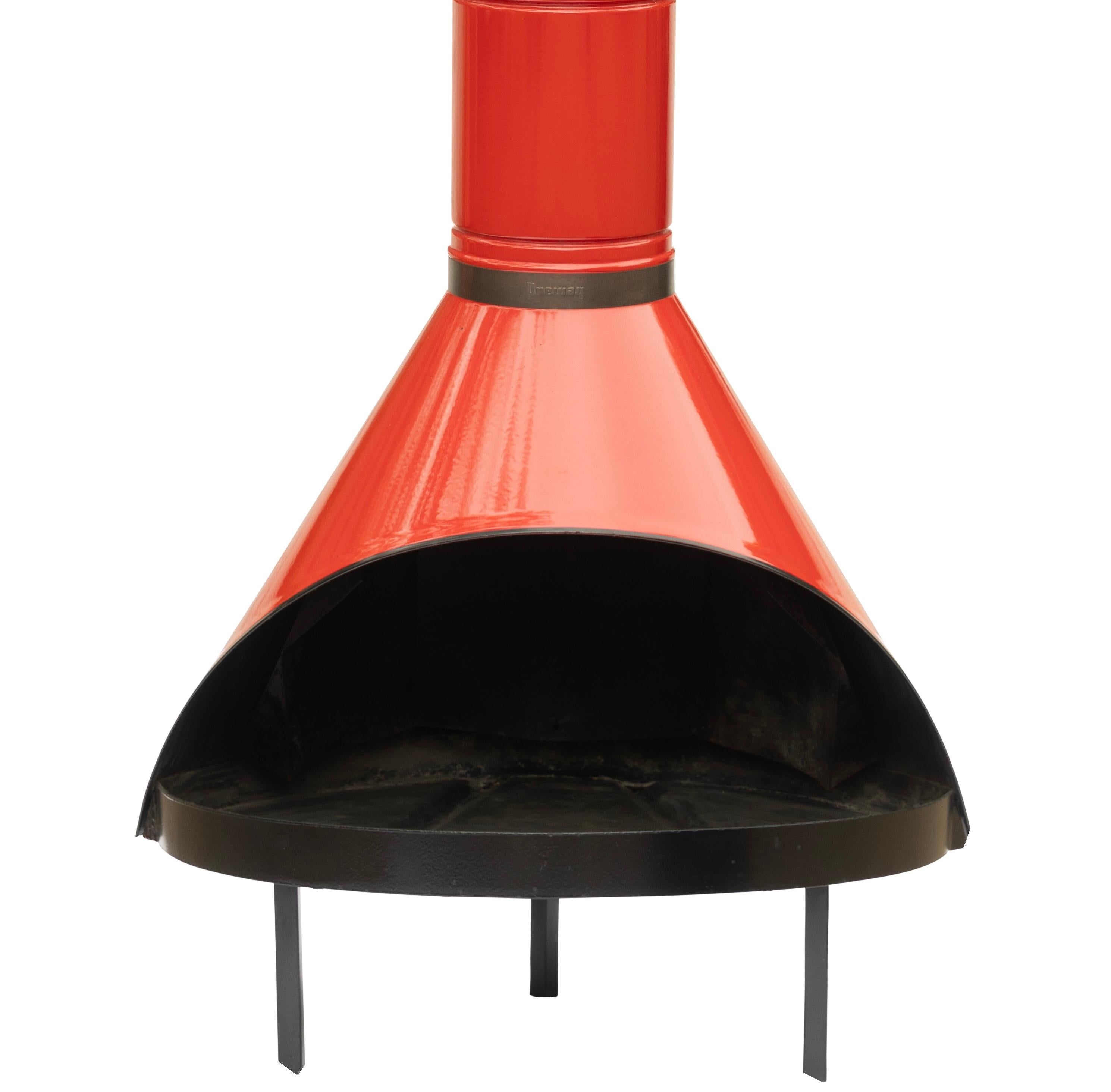 Fireplace, freestanding, burns wood or gas. By Preway Manufacturing, circa 1970s. This unit is the Preway Capris. A smaller size than the original Preway fireplaces by 8” in width and 6” in depth. See sidebar photo for visual difference in size.

It