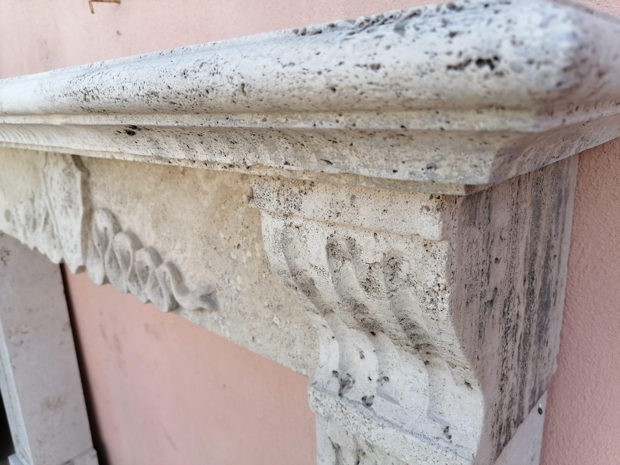Fireplace in Italian Travertine Marble, Early 20th Century For Sale 1