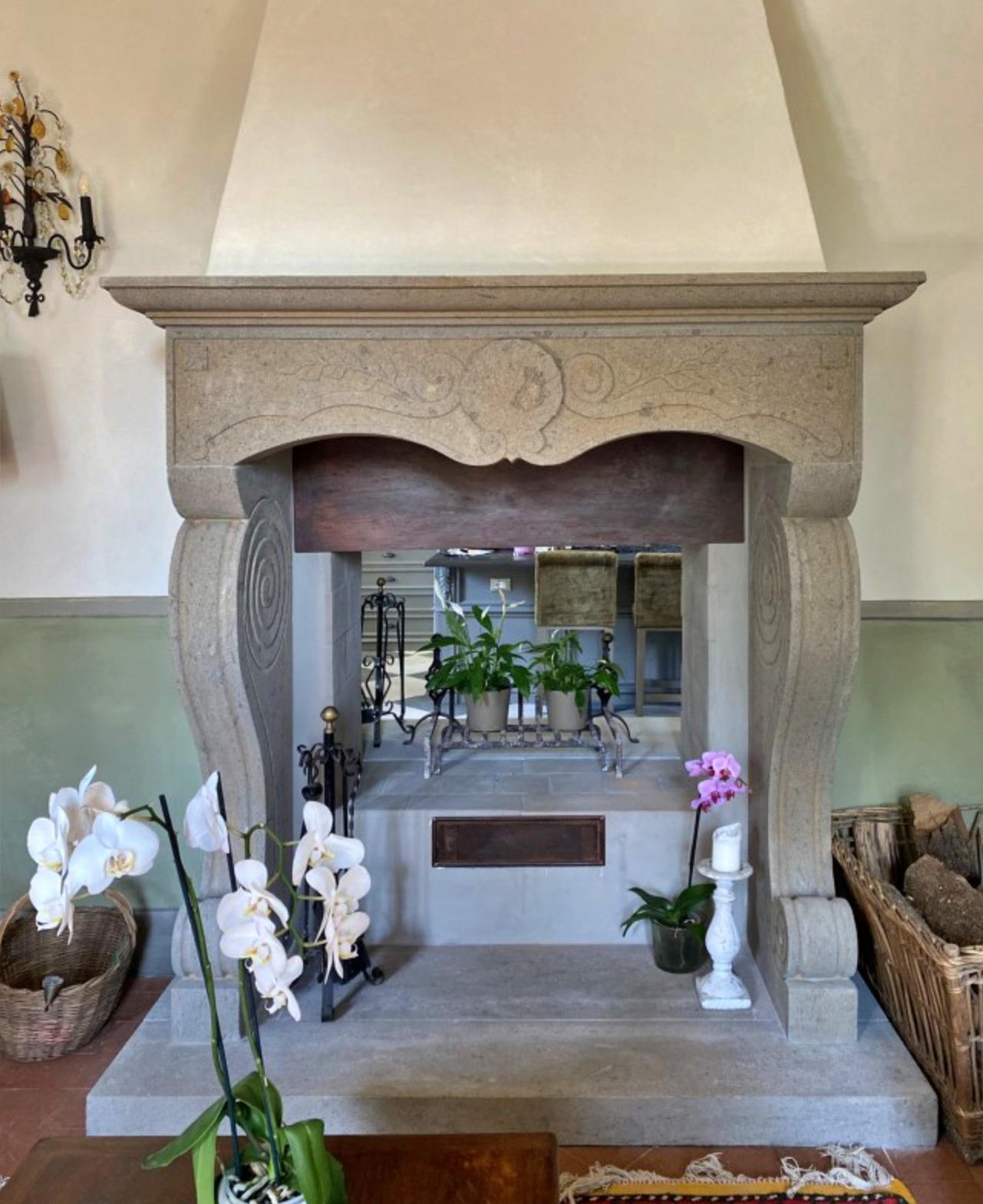 Fireplace in Volcanic Stone Peperino Laziale (Italy) 20th Century
the architrave is decorated with a central shell
HEIGHT 180cm
WIDTH 170cm
DEPTH 60cm
TOTAL WEIGHT 850 Kg
MATERIAL Peperino stone
Perfect conditions.
