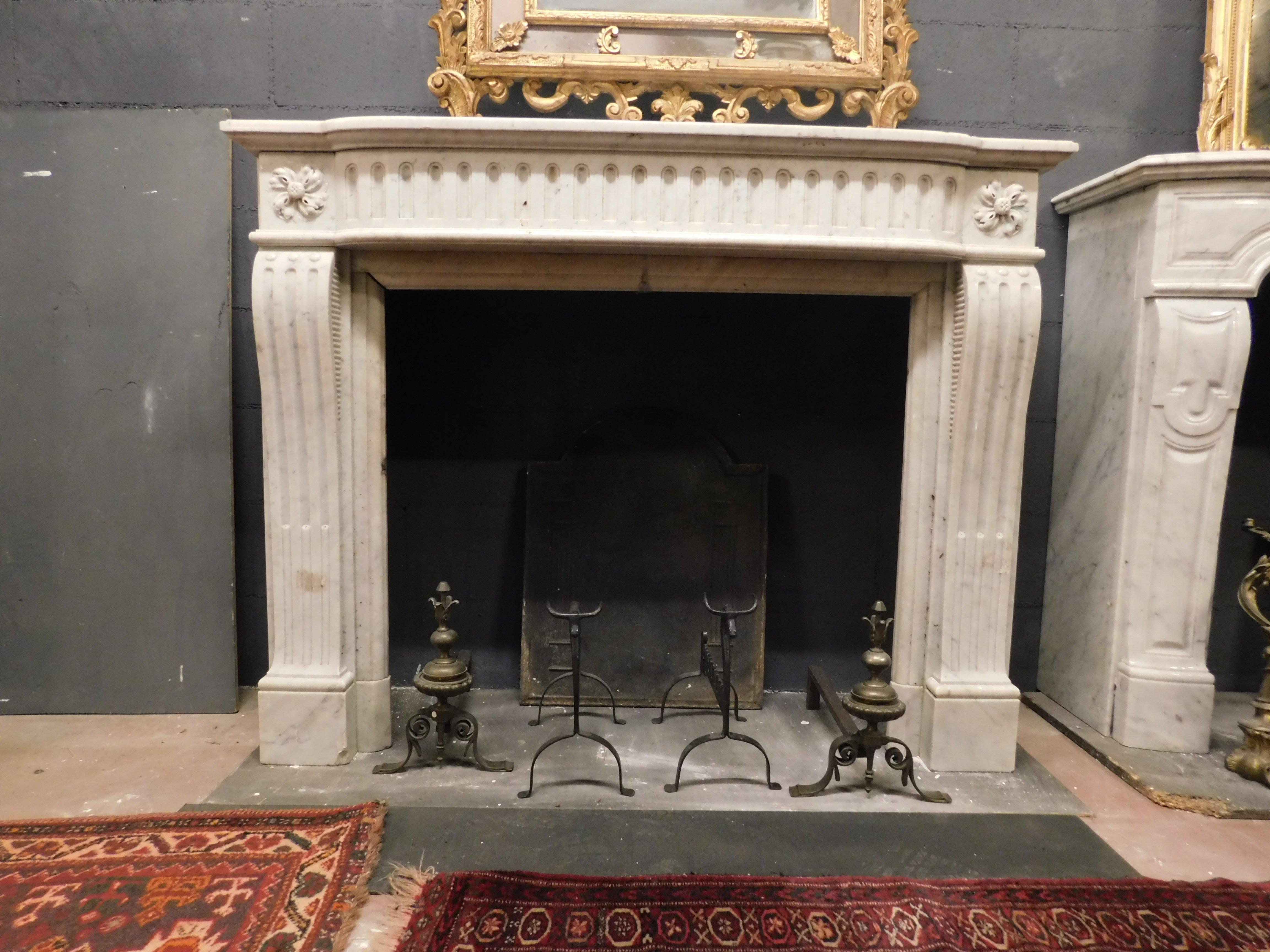 Fireplace in White Carrara Marble, Carved Flowers and Decorations, '700 France For Sale 4