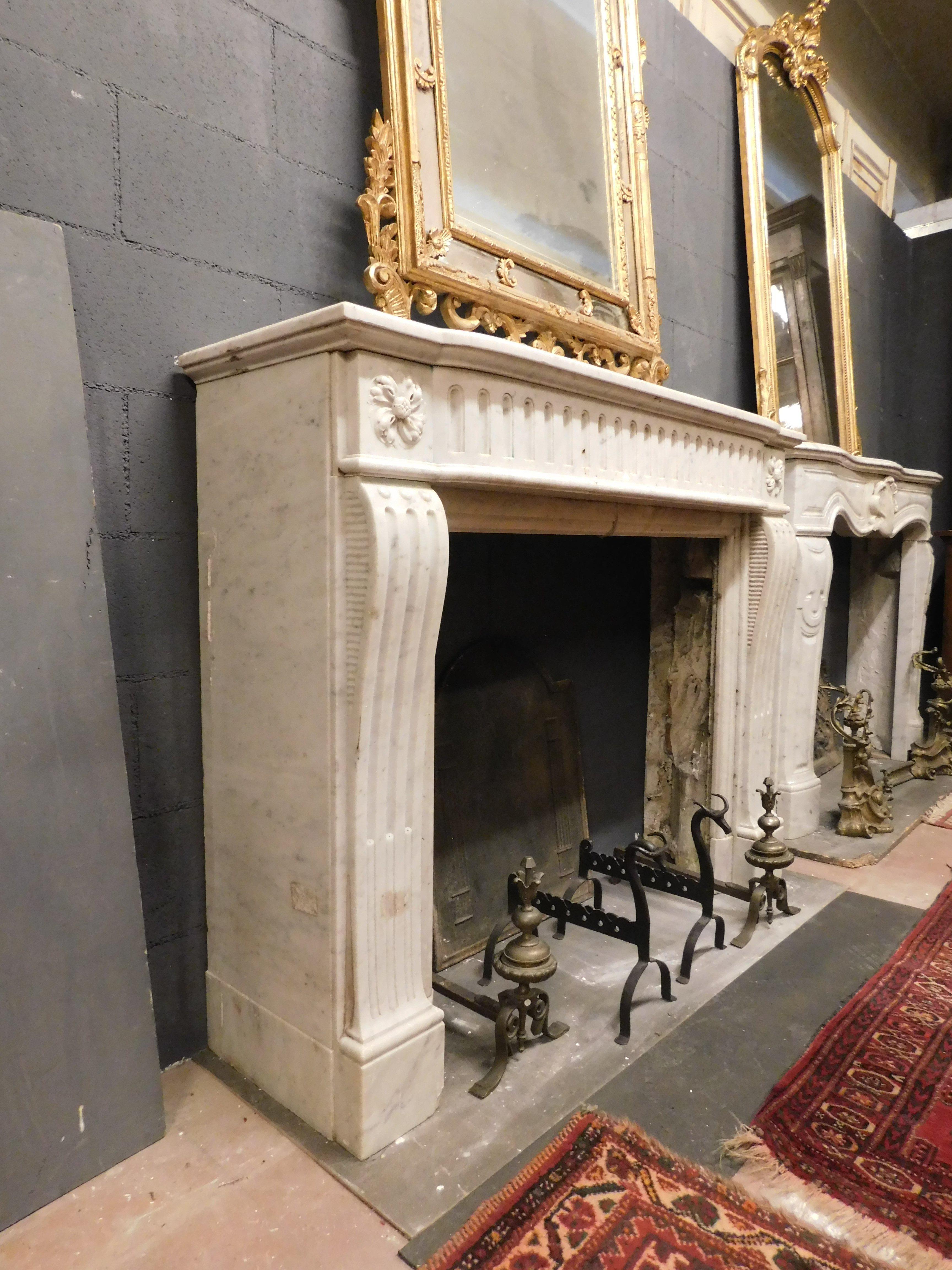 French Fireplace in White Carrara Marble, Carved Flowers and Decorations, '700 France For Sale