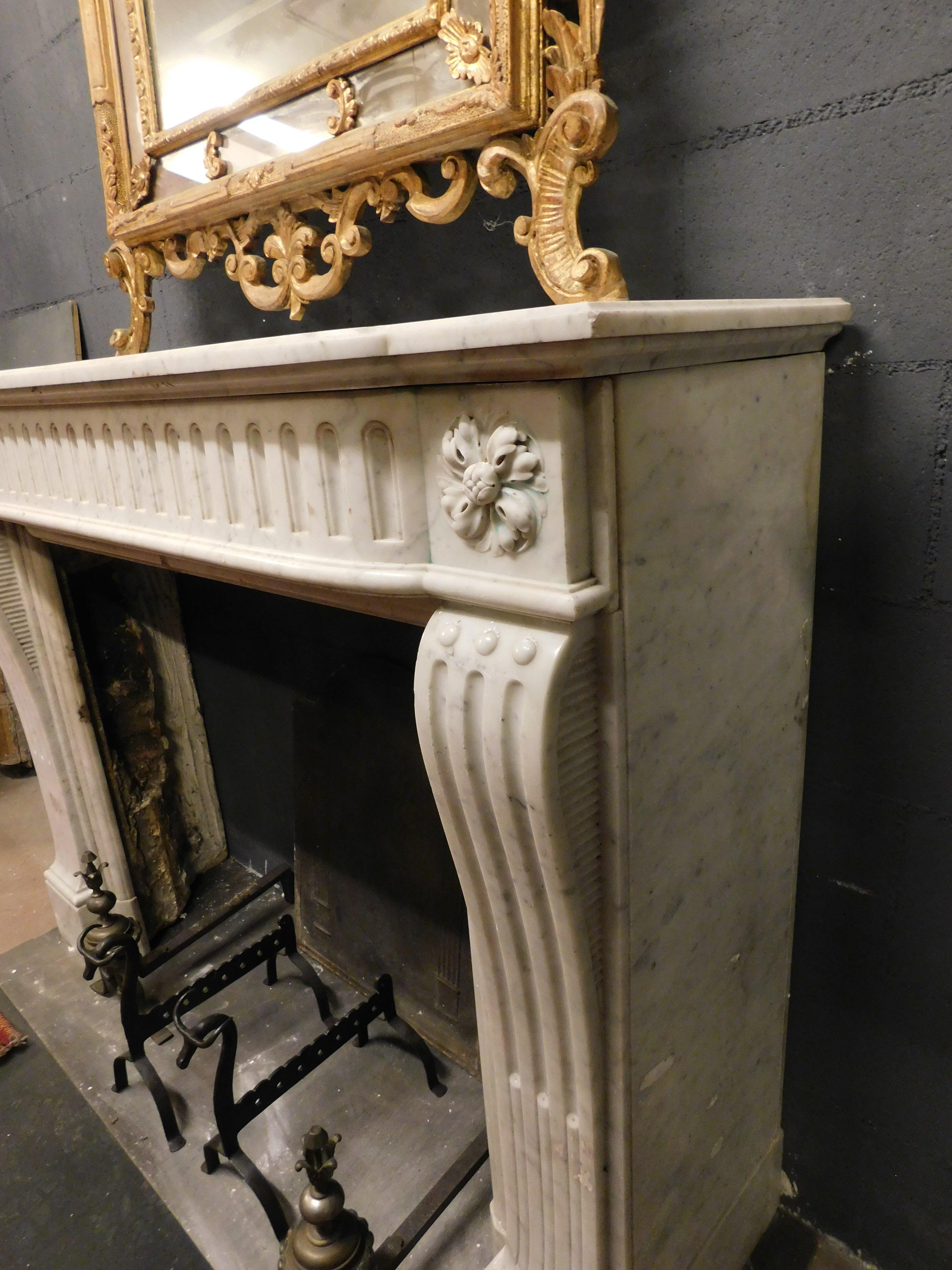 Fireplace in White Carrara Marble, Carved Flowers and Decorations, '700 France For Sale 1