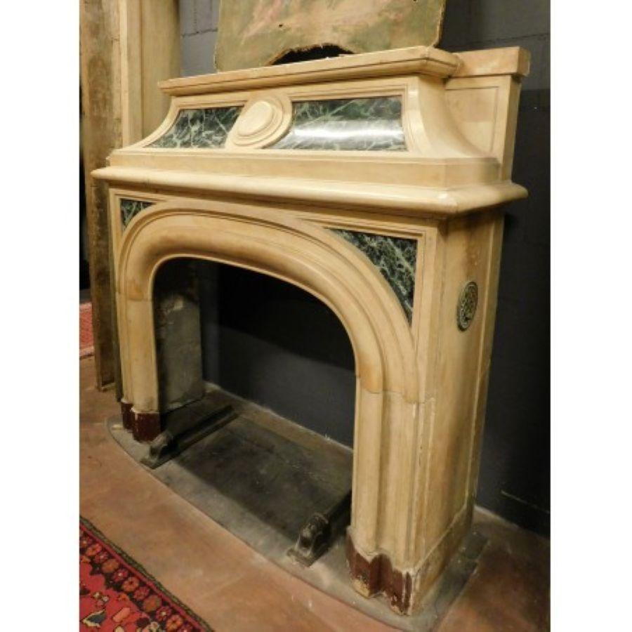 Cheminée en marbre jaune sculpté, laqué vert, Italie Bon état - En vente à Cuneo, Italy (CN)