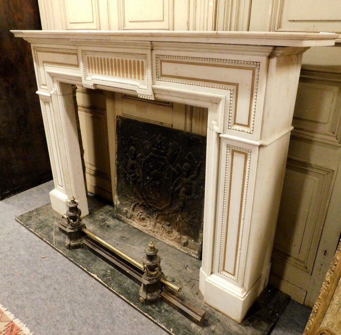 Mid-18th Century Fireplace mantel in Carrara Michelangelo Marble and Giallo Siena, carved, Italy For Sale
