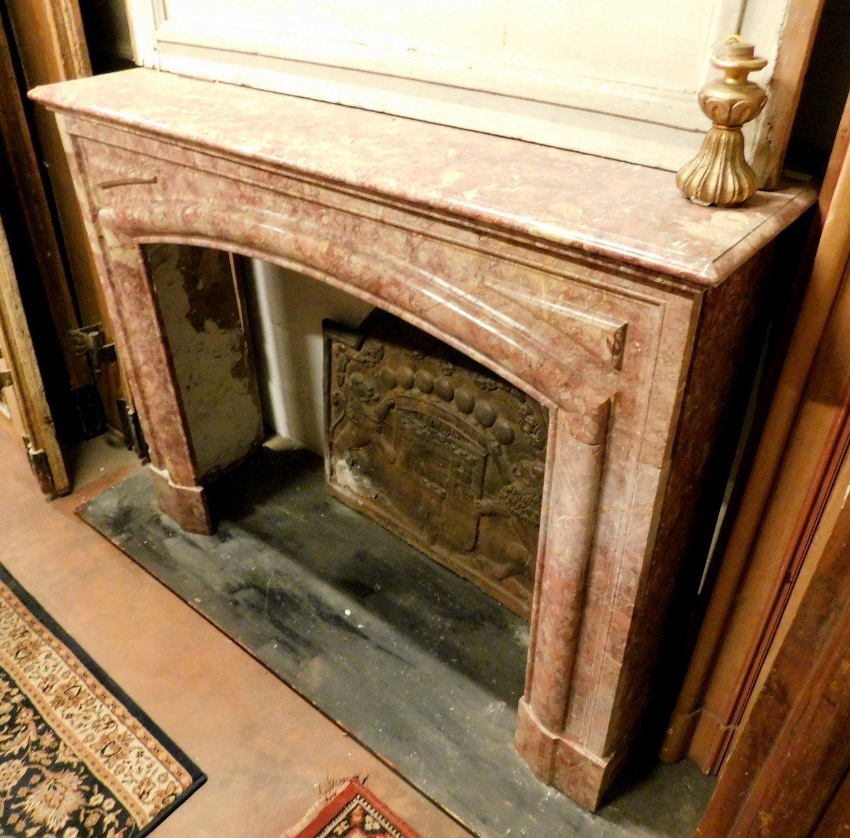 Fireplace Mantel in Red Marble, carved Linear, Italy In Good Condition For Sale In Cuneo, Italy (CN)