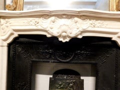 Repisa de chimenea Mármol estatuario blanco de Carrara, ricamente tallado, Italia