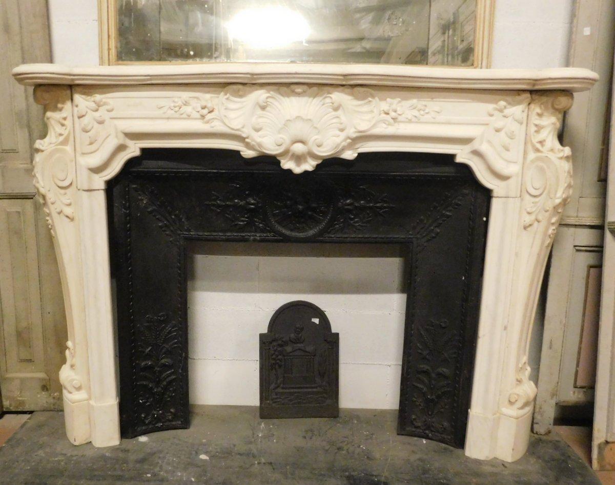 Repisa de chimenea Mármol estatuario blanco de Carrara, ricamente tallado, Italia Tallado a mano en venta