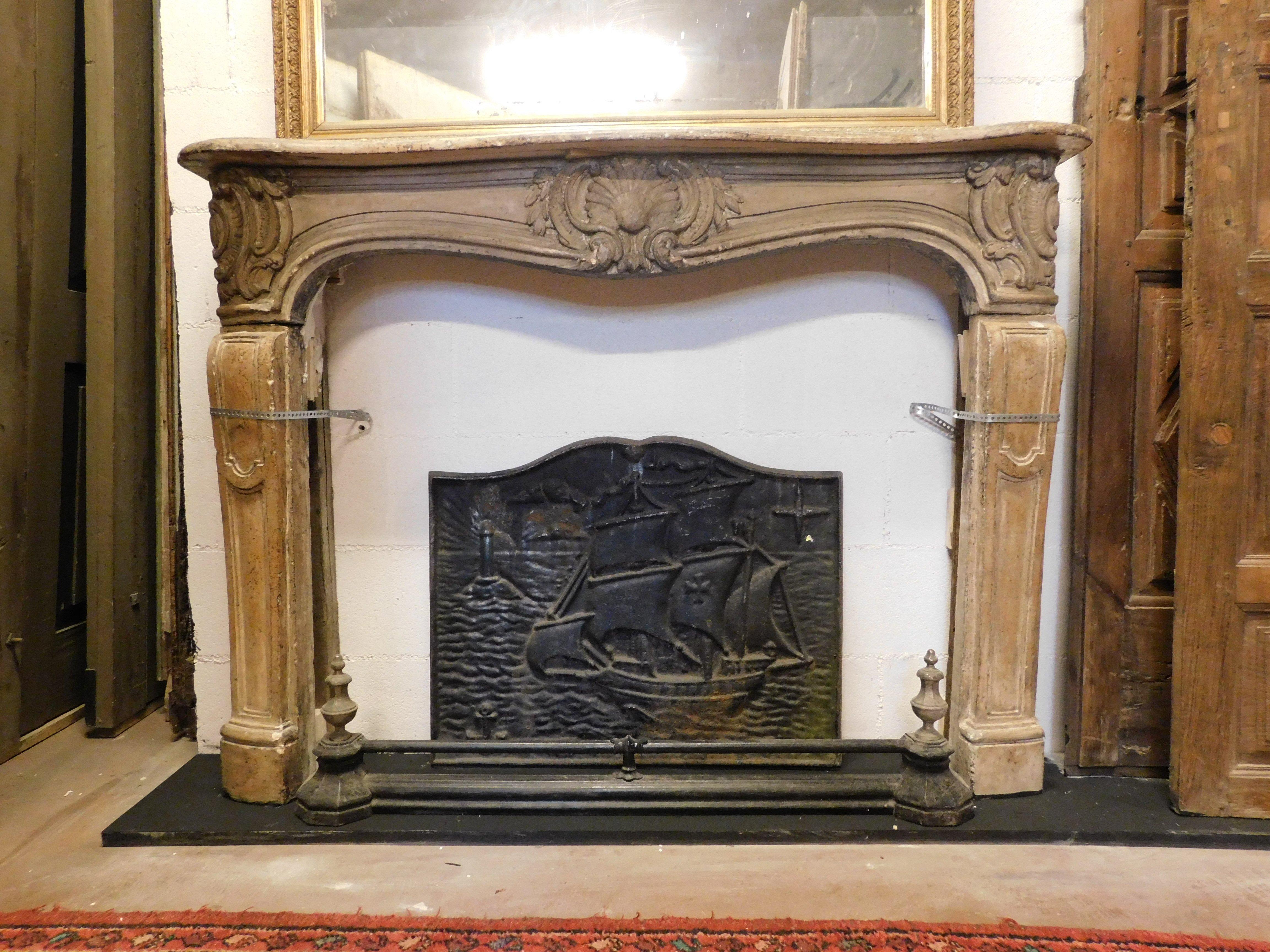Repisa de chimenea de piedra de Borgoña tallada, Francia Francés en venta