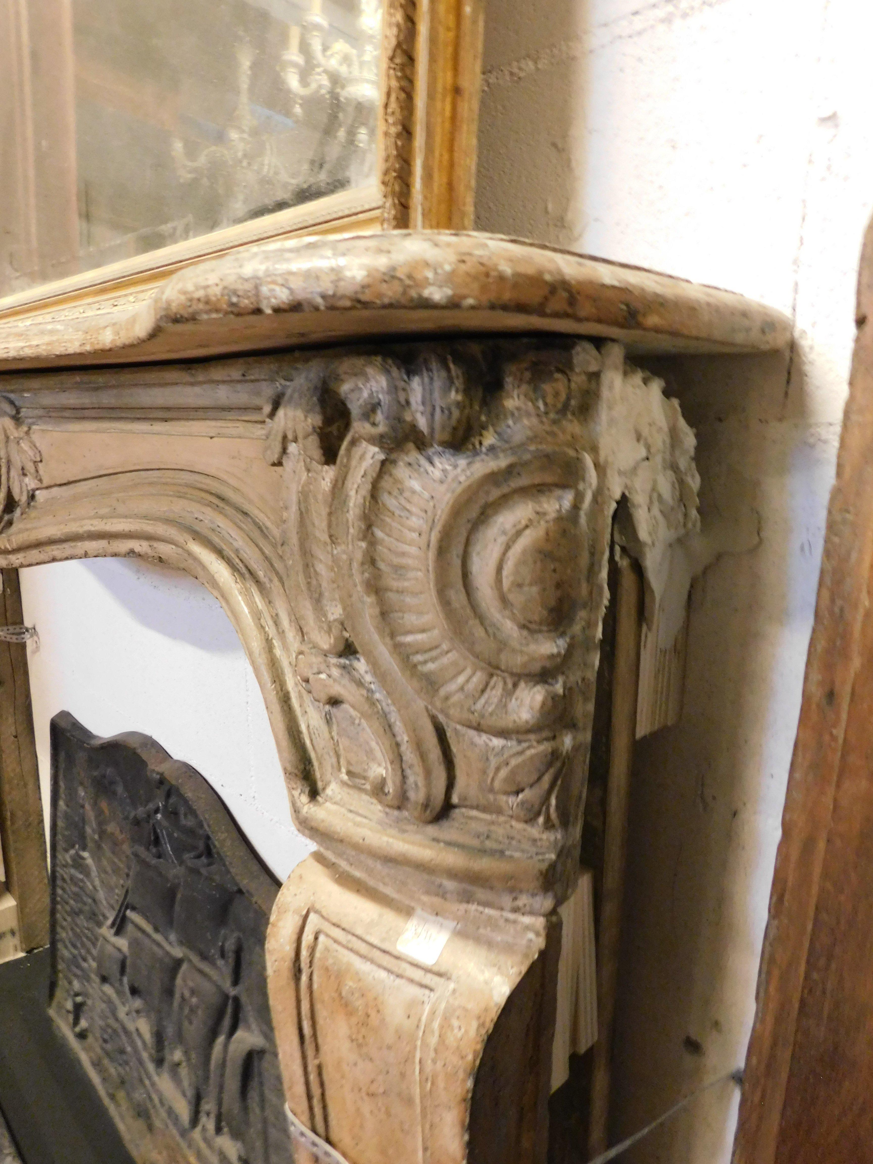 Repisa de chimenea de piedra de Borgoña tallada, Francia en venta 2