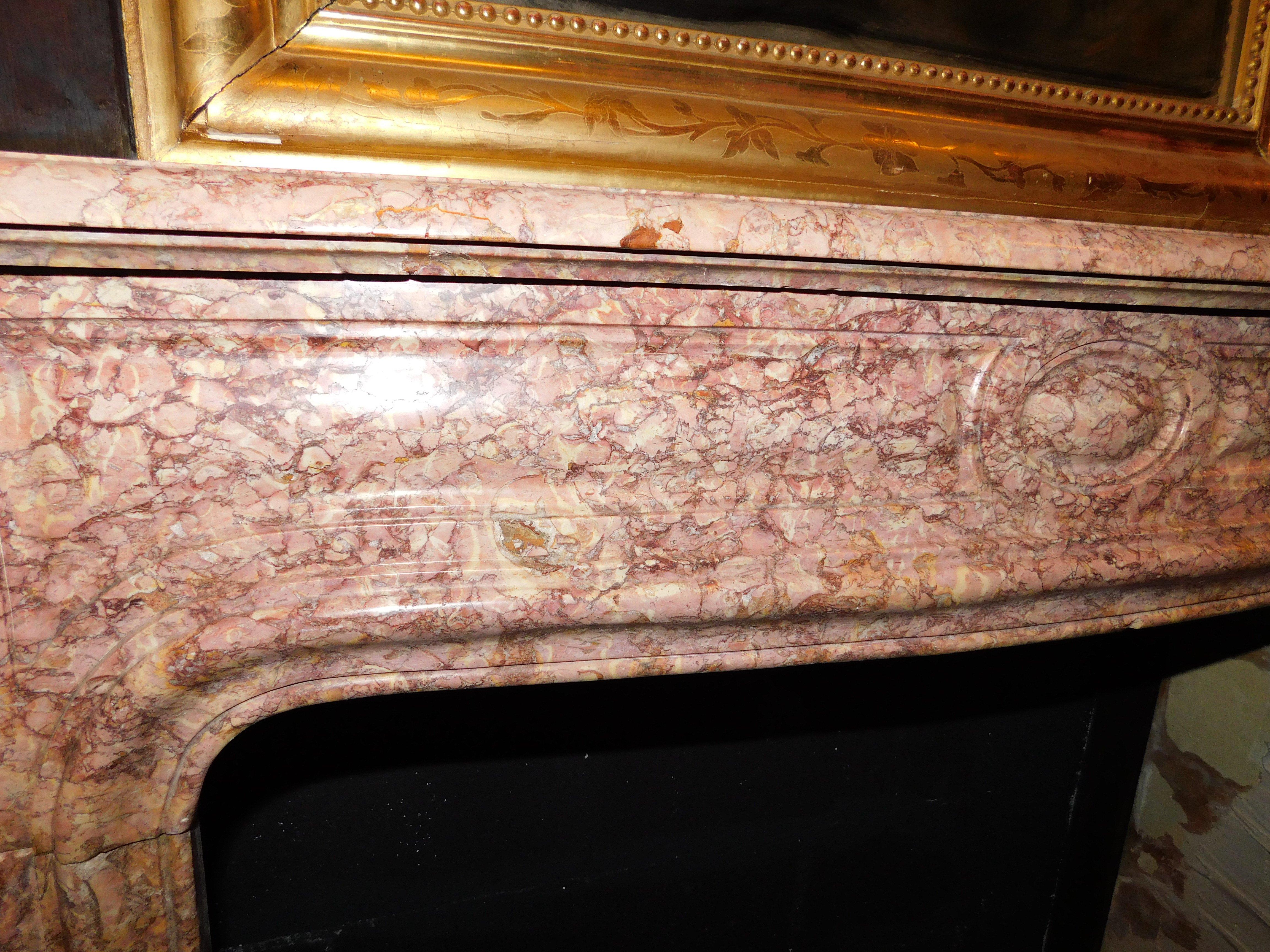Cheminée en marbre rouge Breccia Pernice, Italie en vente 2