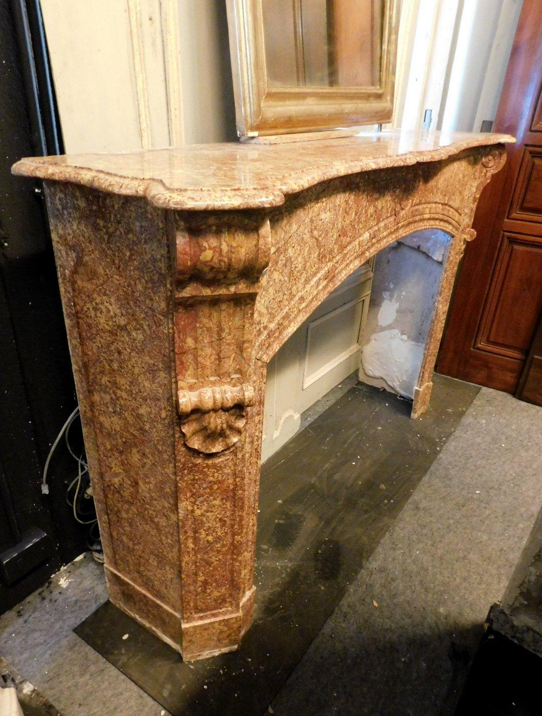 Repisa de chimenea de mármol rojo breccia pernice, Italia en Bueno estado para la venta en Cuneo, Italy (CN)