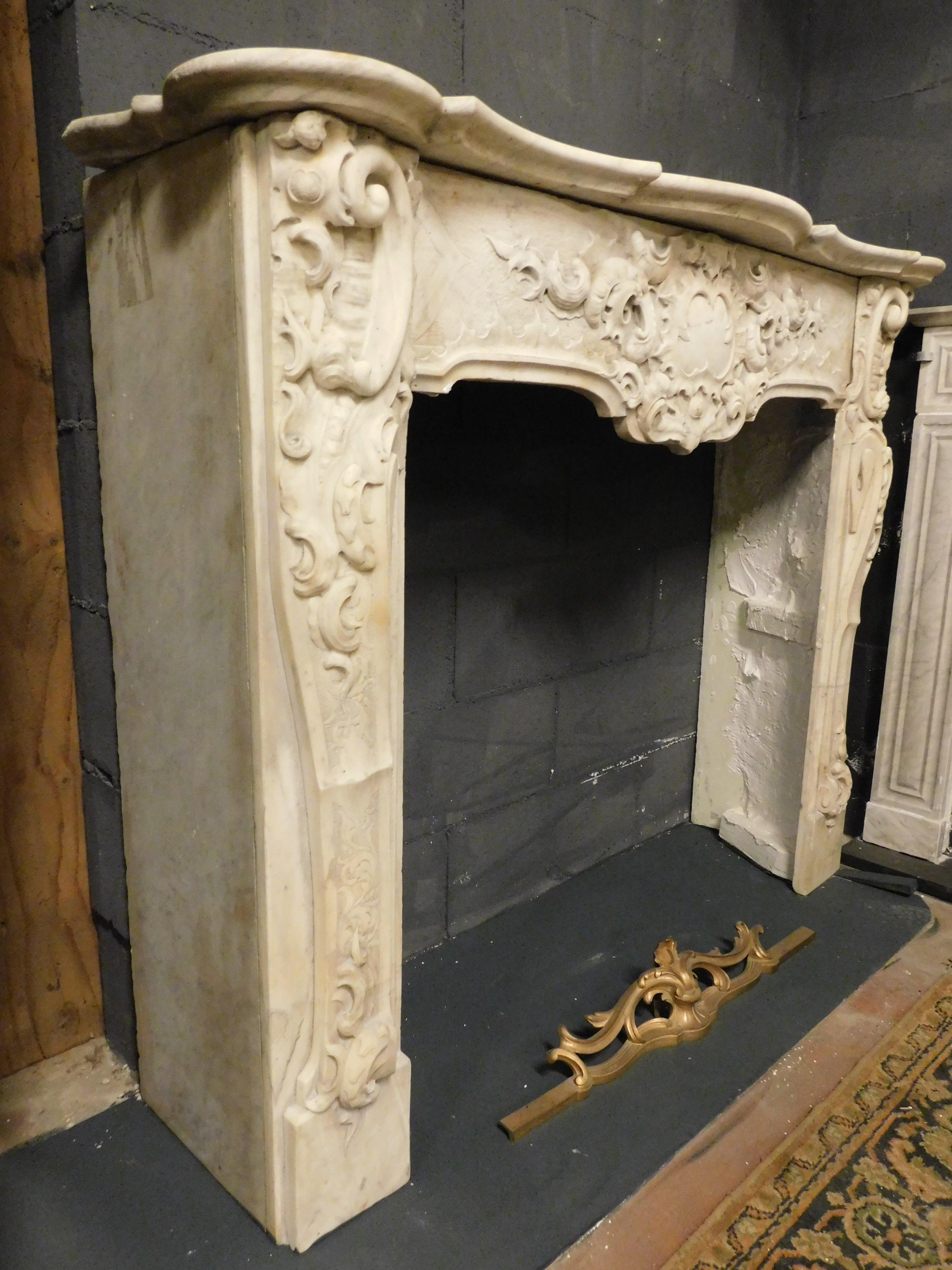 Hand-Carved Fireplace mantle in richly sculpted white marble, from Turin For Sale