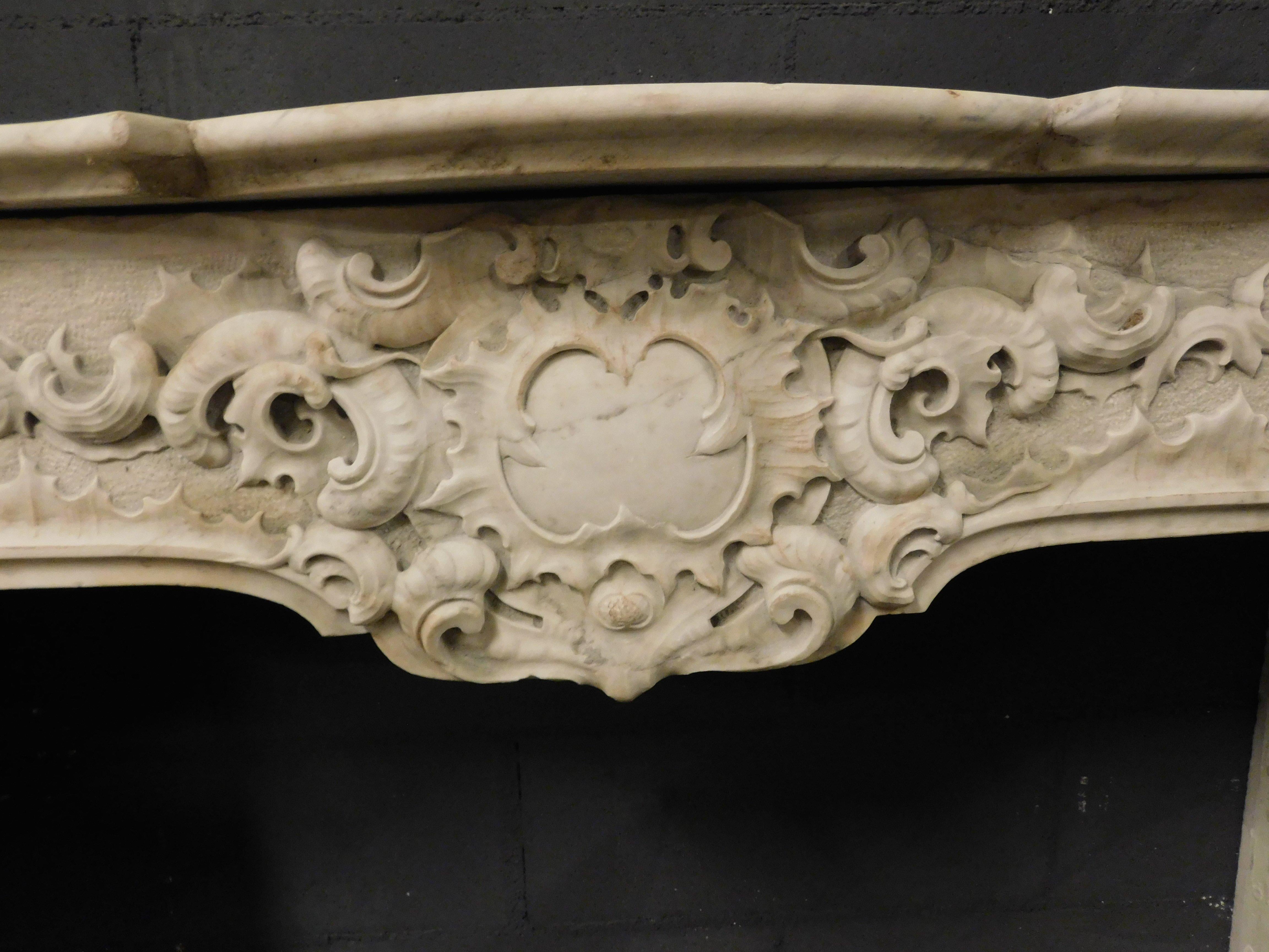 Carrara Marble Fireplace mantle in richly sculpted white marble, from Turin For Sale