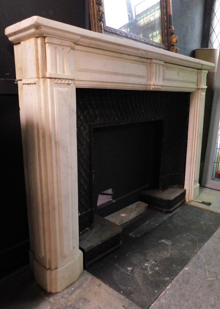 Repisa de chimenea de mármol blanco de Carrara con vetas grises, Italia Mármol de Carrara en venta
