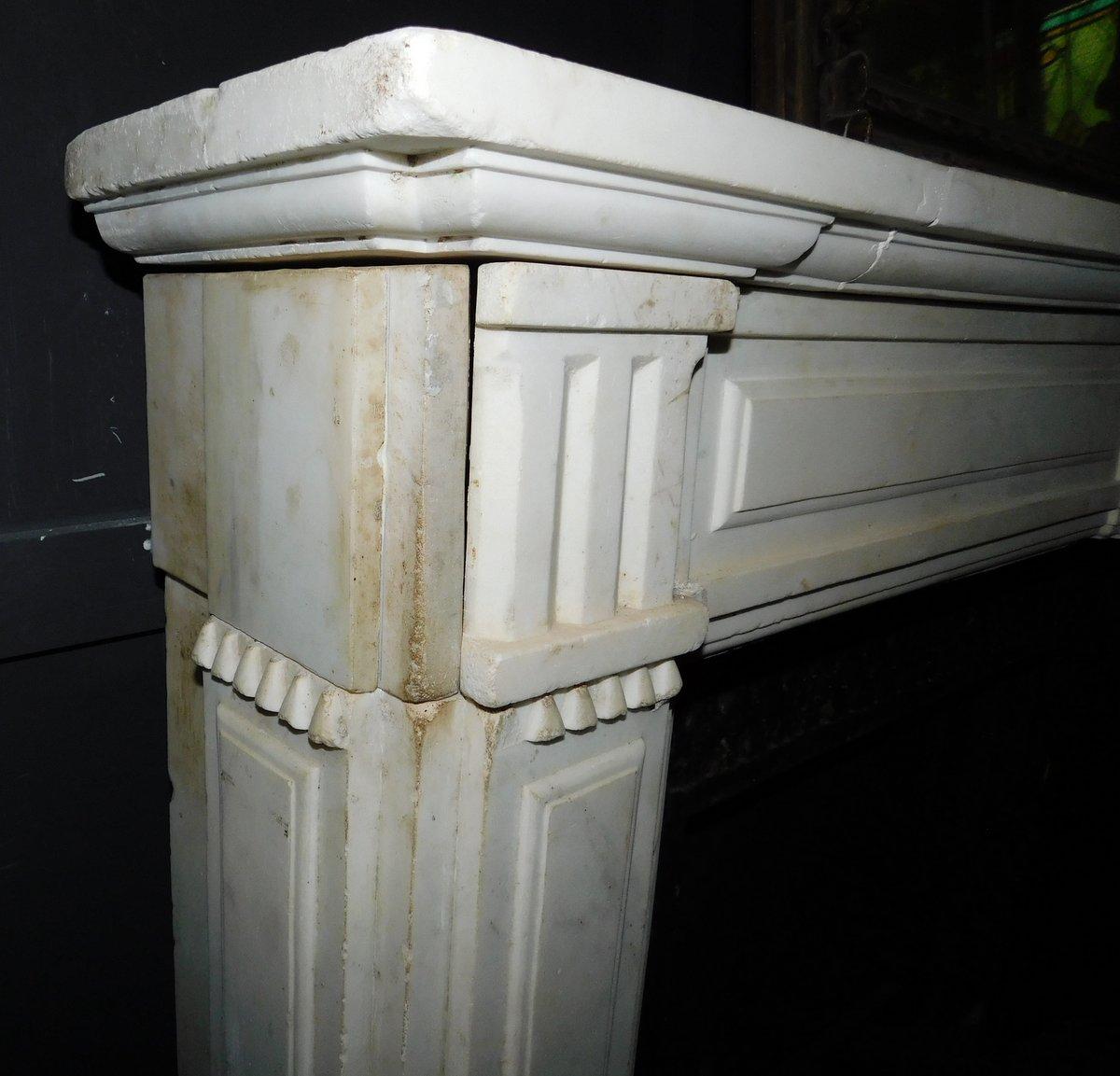Repisa de chimenea de mármol blanco de Carrara con vetas grises, Italia en venta 1