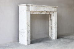 Kaminverkleidung aus Arabescato-Marmor im Stil Louis XVI