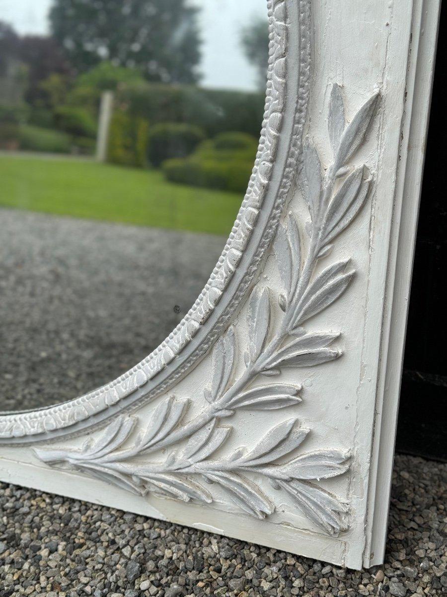 XVIIIe siècle et antérieur Miroir de cheminée Louis XVI Trumeau en bois sculpté Rechampi blanc et gris en vente