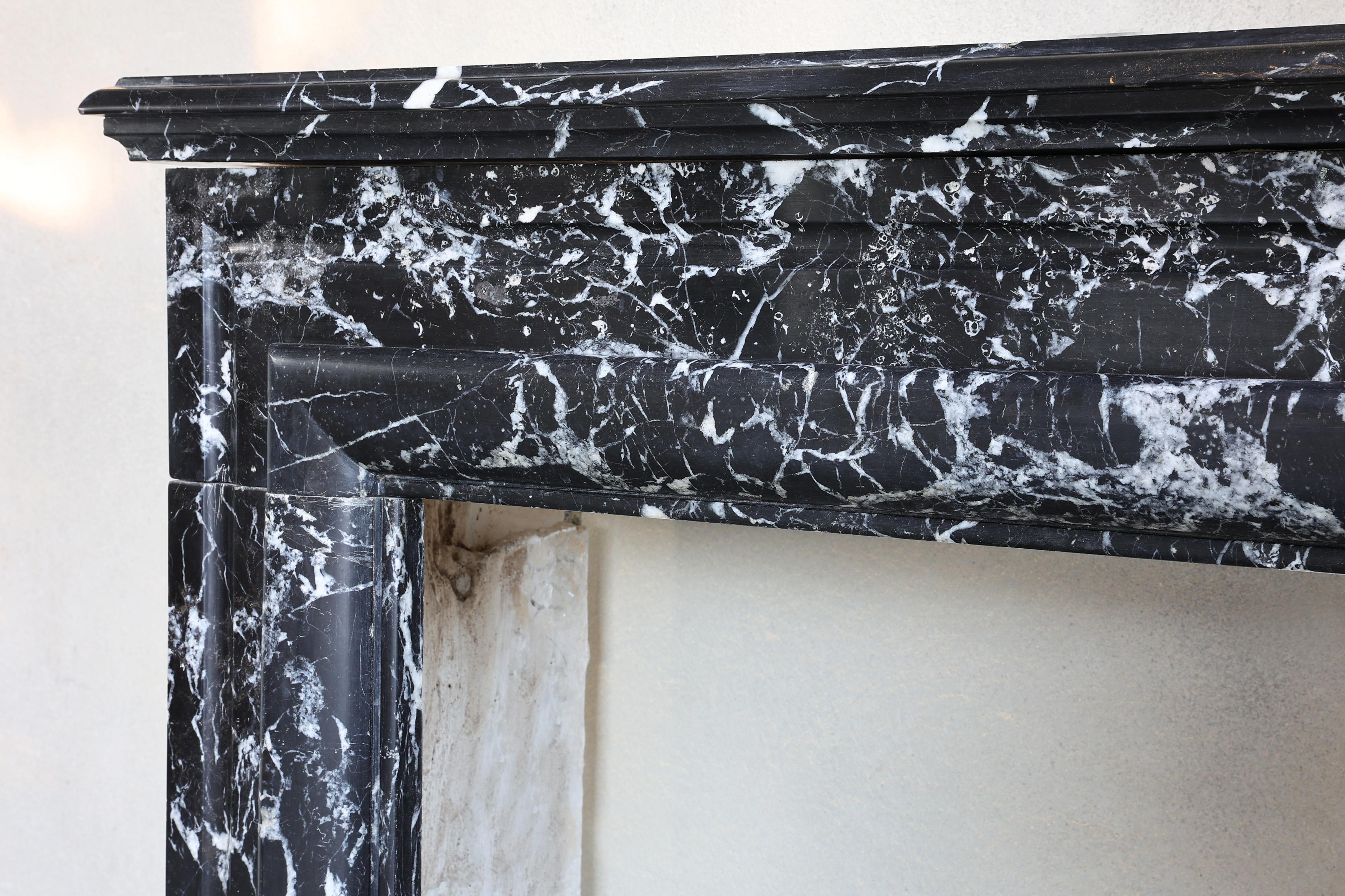 Fireplace of black Marquina marble in style of Louis XVI from the 19th century 6