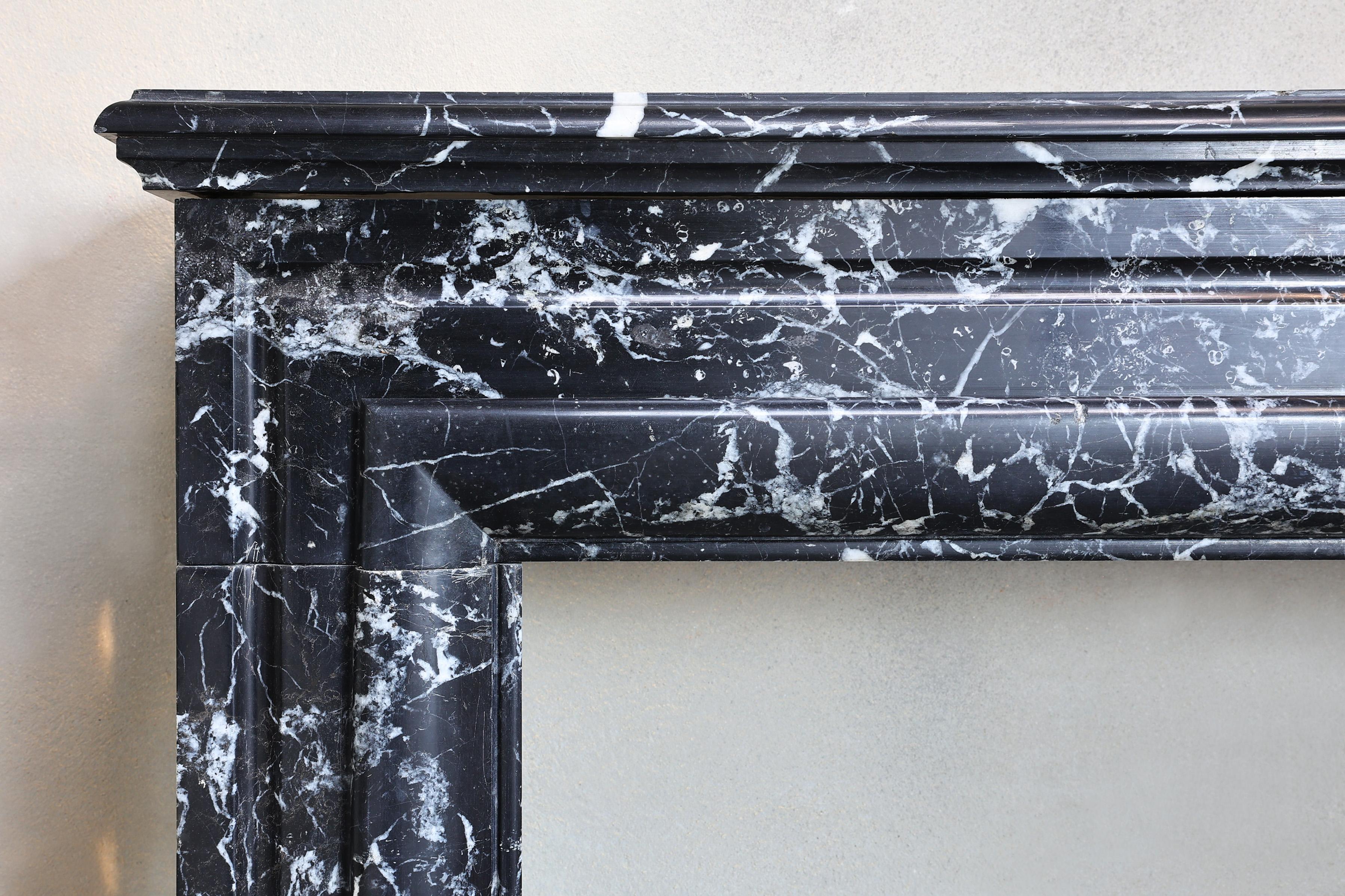 Fireplace of black Marquina marble in style of Louis XVI from the 19th century 3
