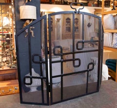 Fireplace Protection Screen with Geometric Iron Design