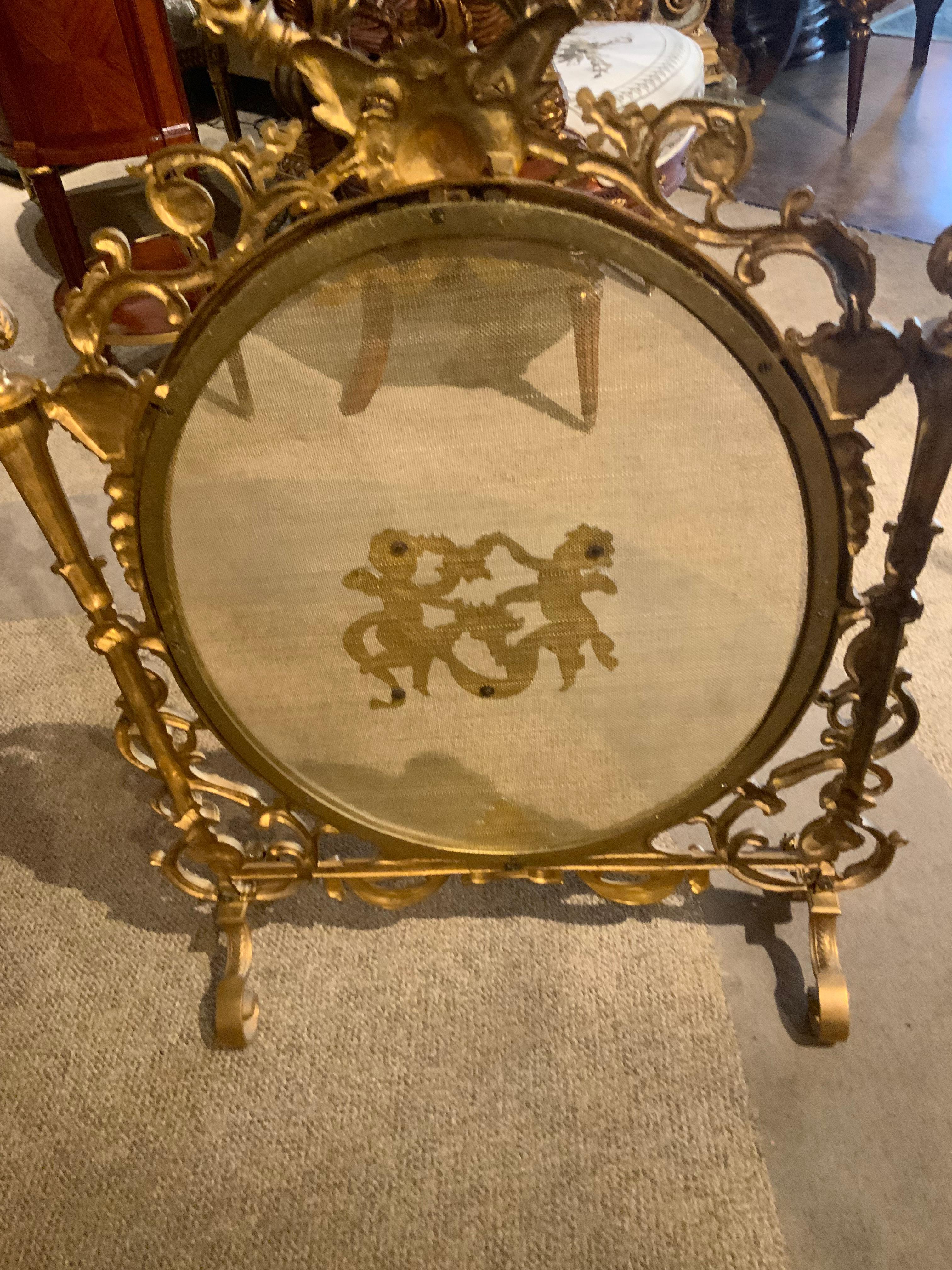 Francese Paravento per caminetto, stile Luigi XVI, bronzo dorato, 19° sec. in vendita