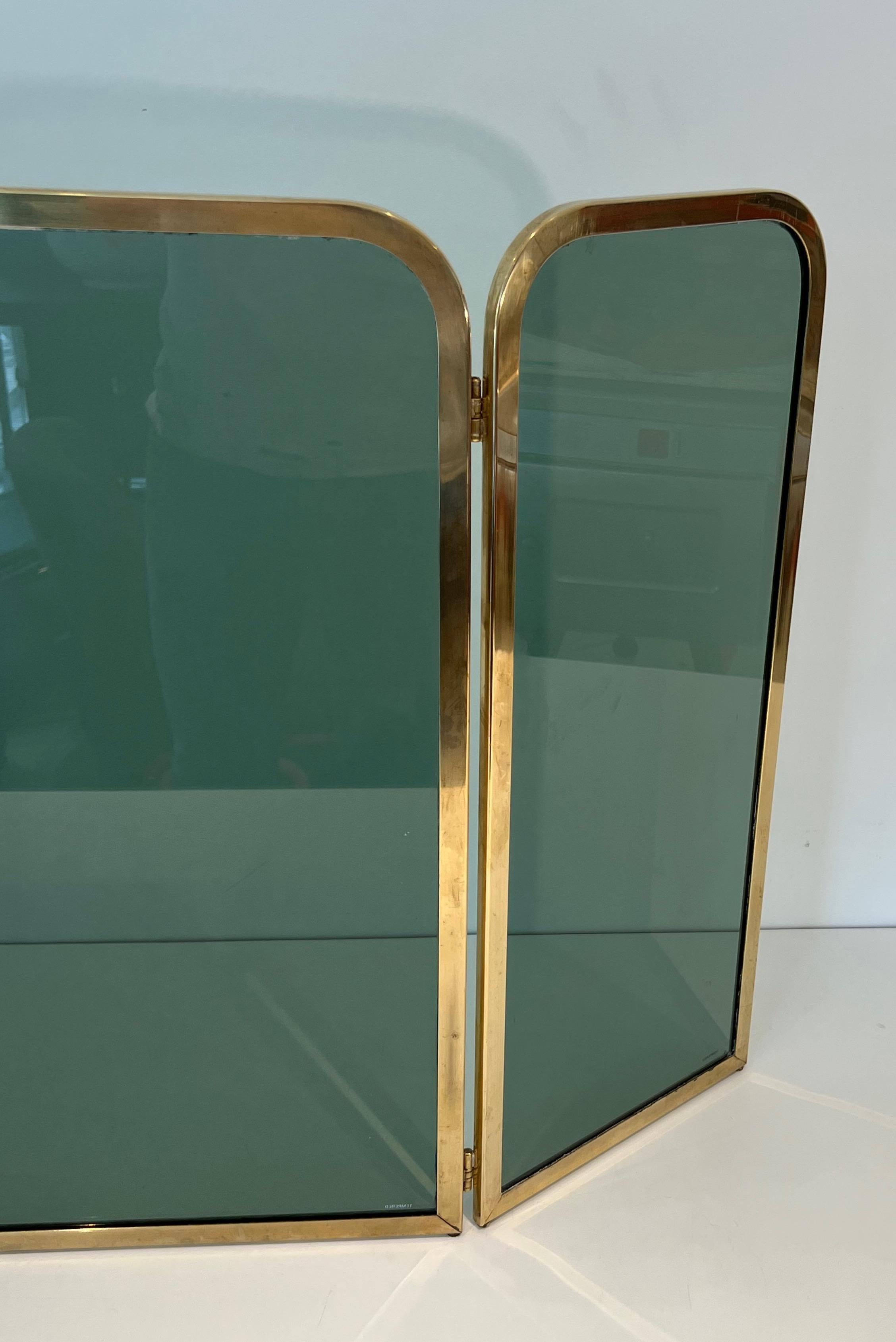 Fireplace Screen Made of 3 Greenish Glass Panels Surrounded by a Brass Frame For Sale 1