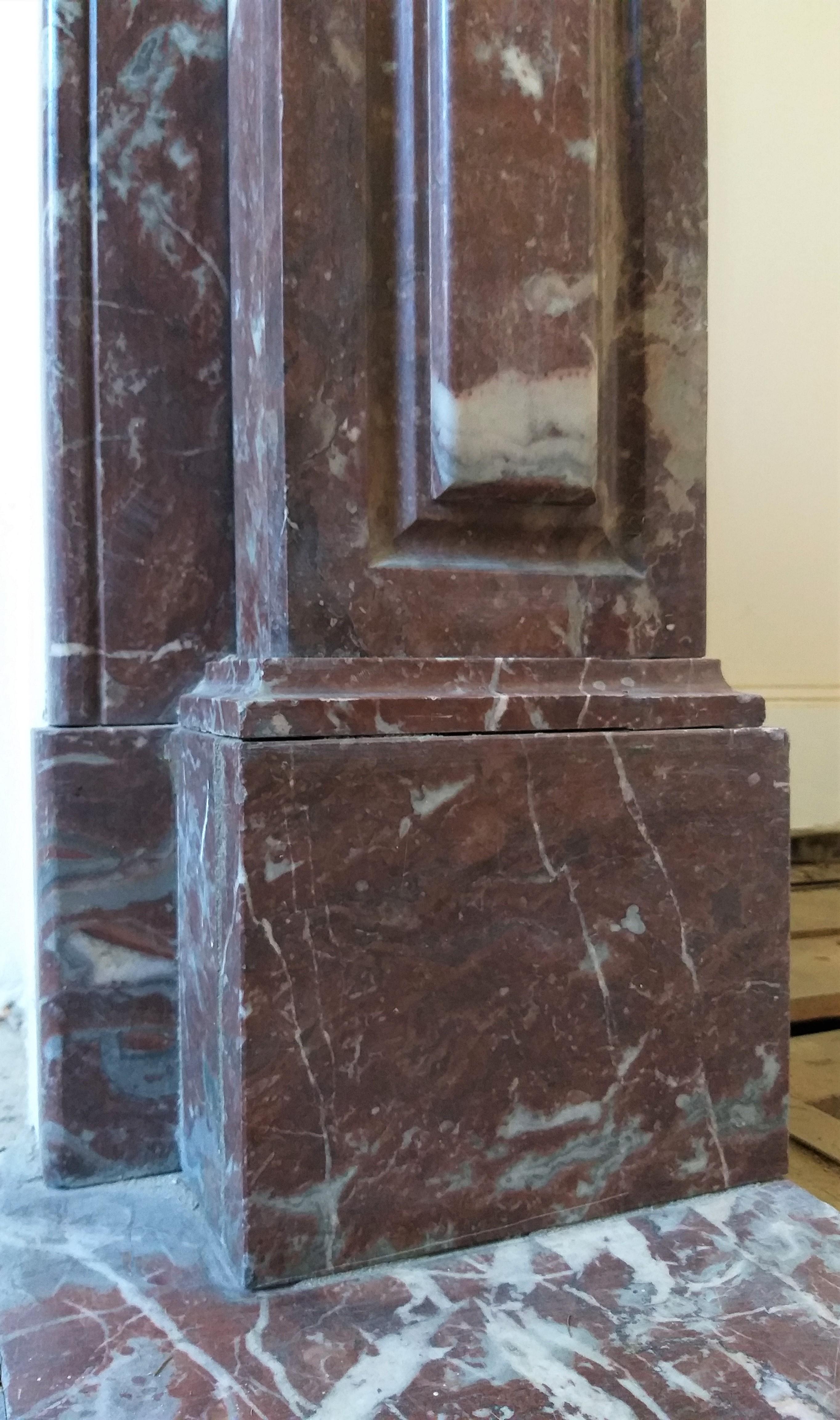 Fireplace-Surround in Belgian Rance Marble For Sale 3