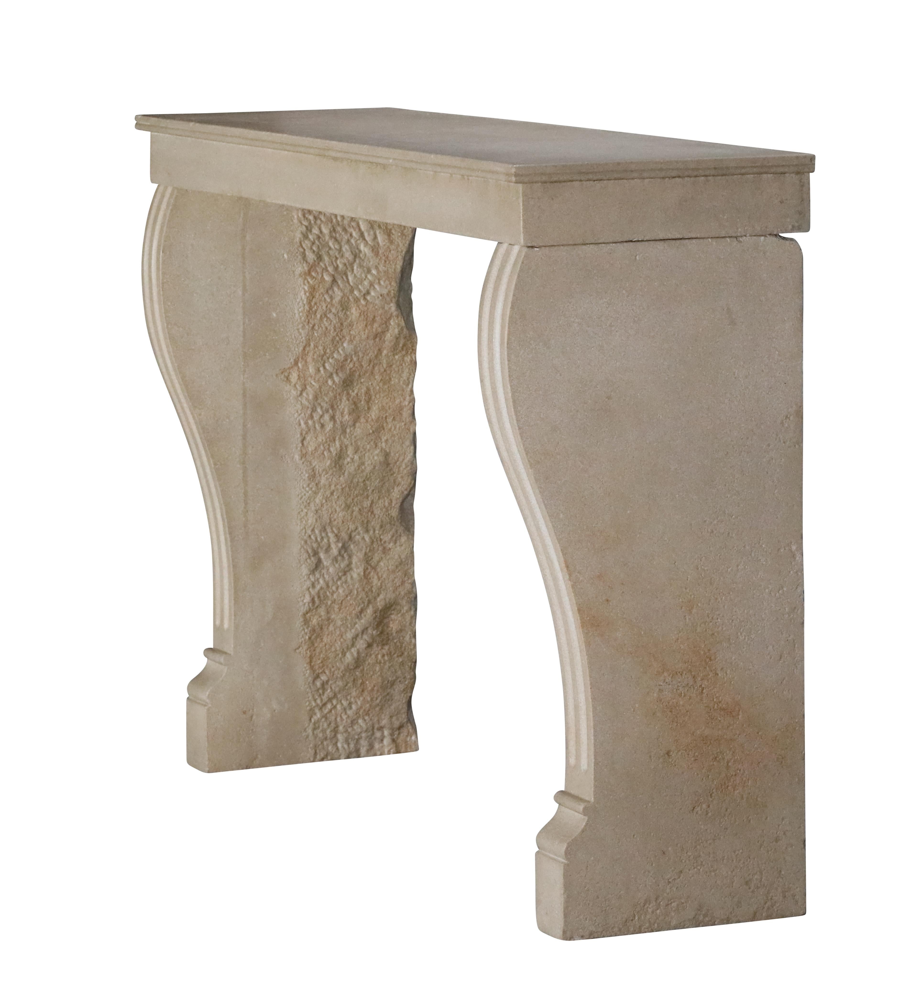 Revestimiento de chimenea de piedra caliza dura para un interiorismo chic y atemporal en venta 7