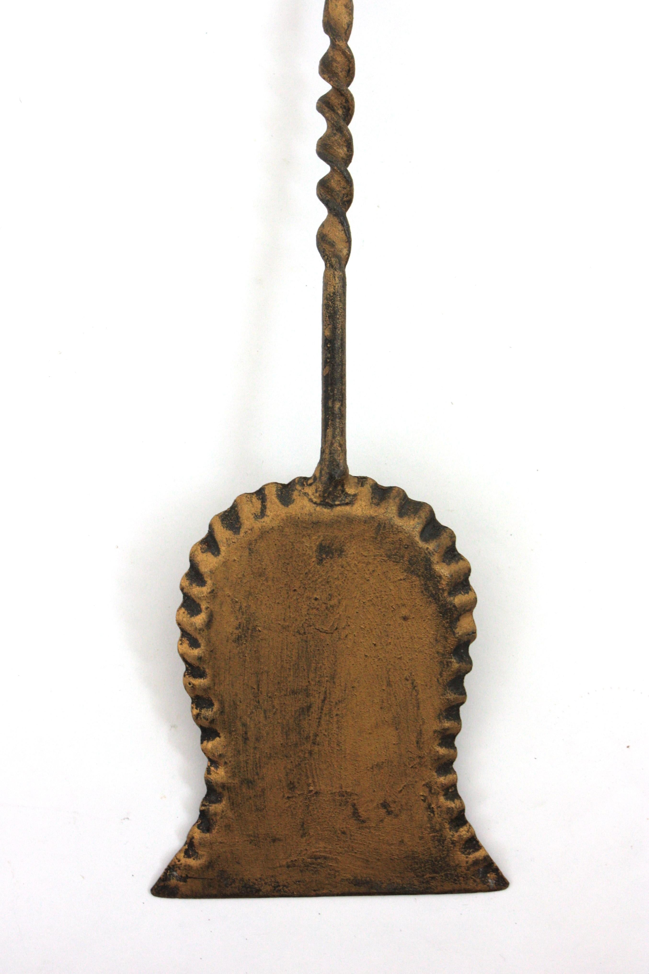 Fireplace Tools Stand in Gilt Iron with Dragon Motif, Spain 1940s For Sale 3