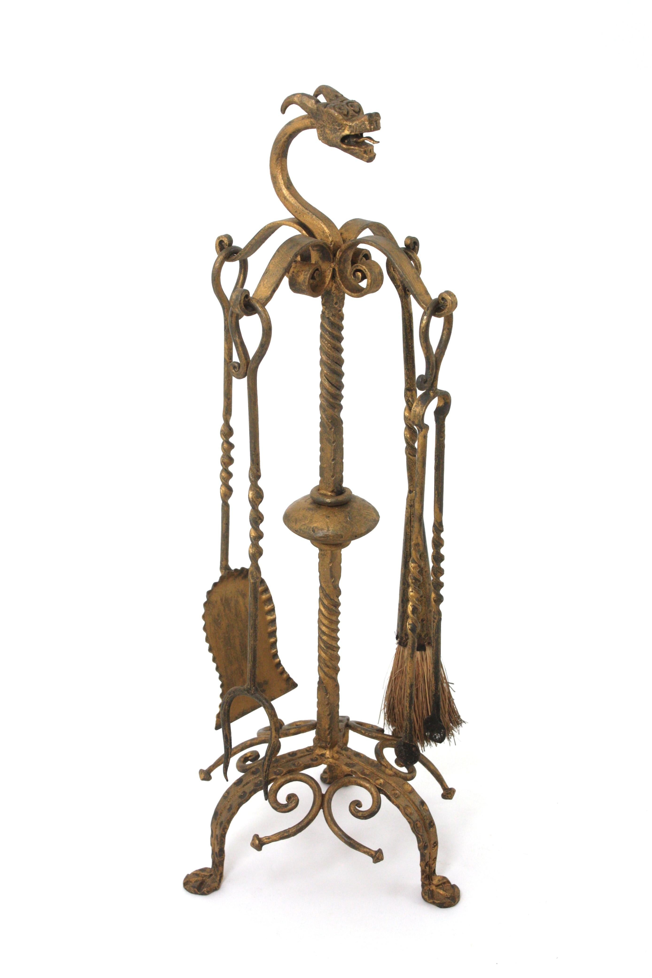 Fireplace Tools Stand in Gilt Iron with Dragon Motif, Spain 1940s For Sale 5
