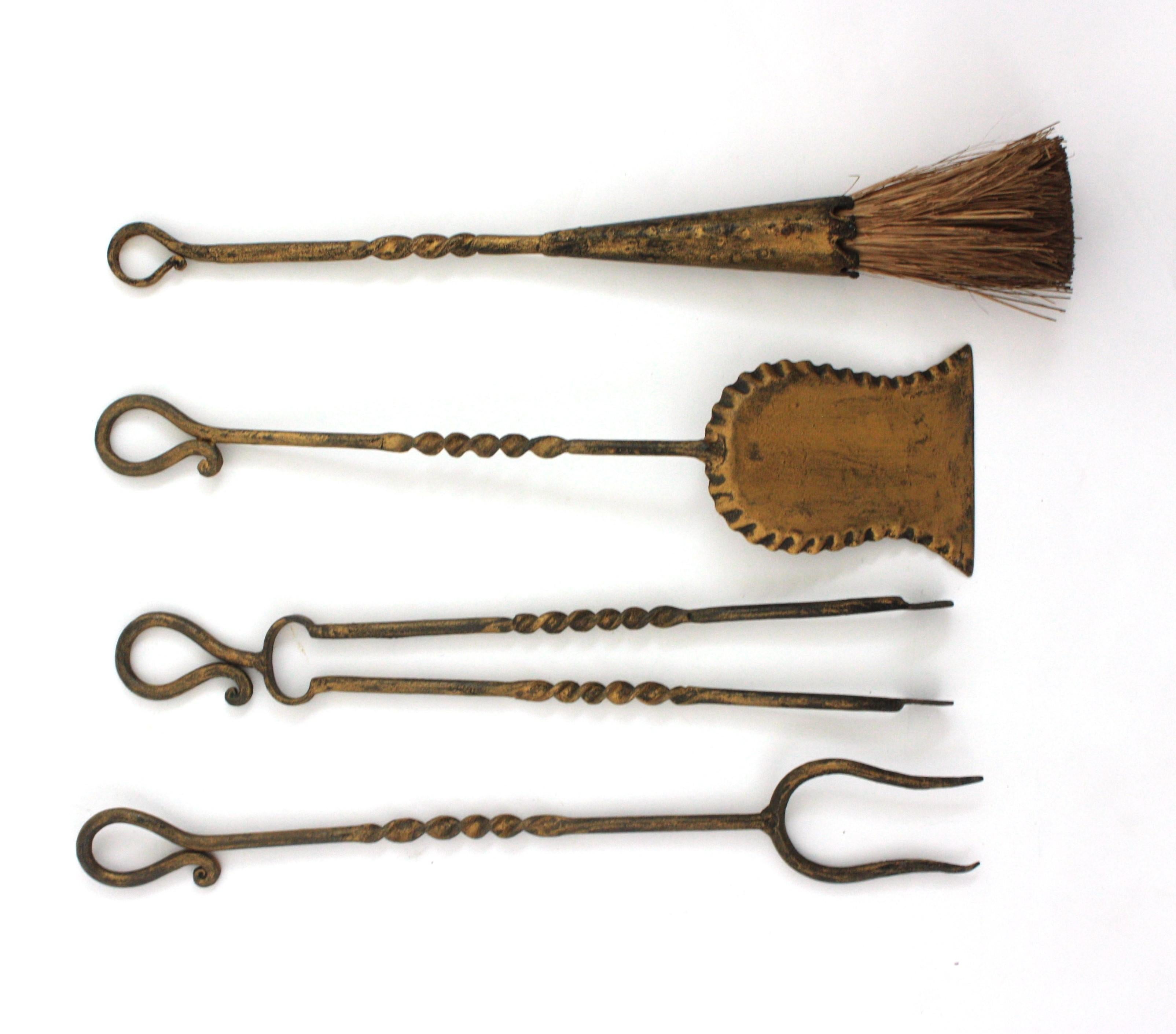 Fireplace Tools Stand in Gilt Iron with Dragon Motif, Spain 1940s For Sale 2