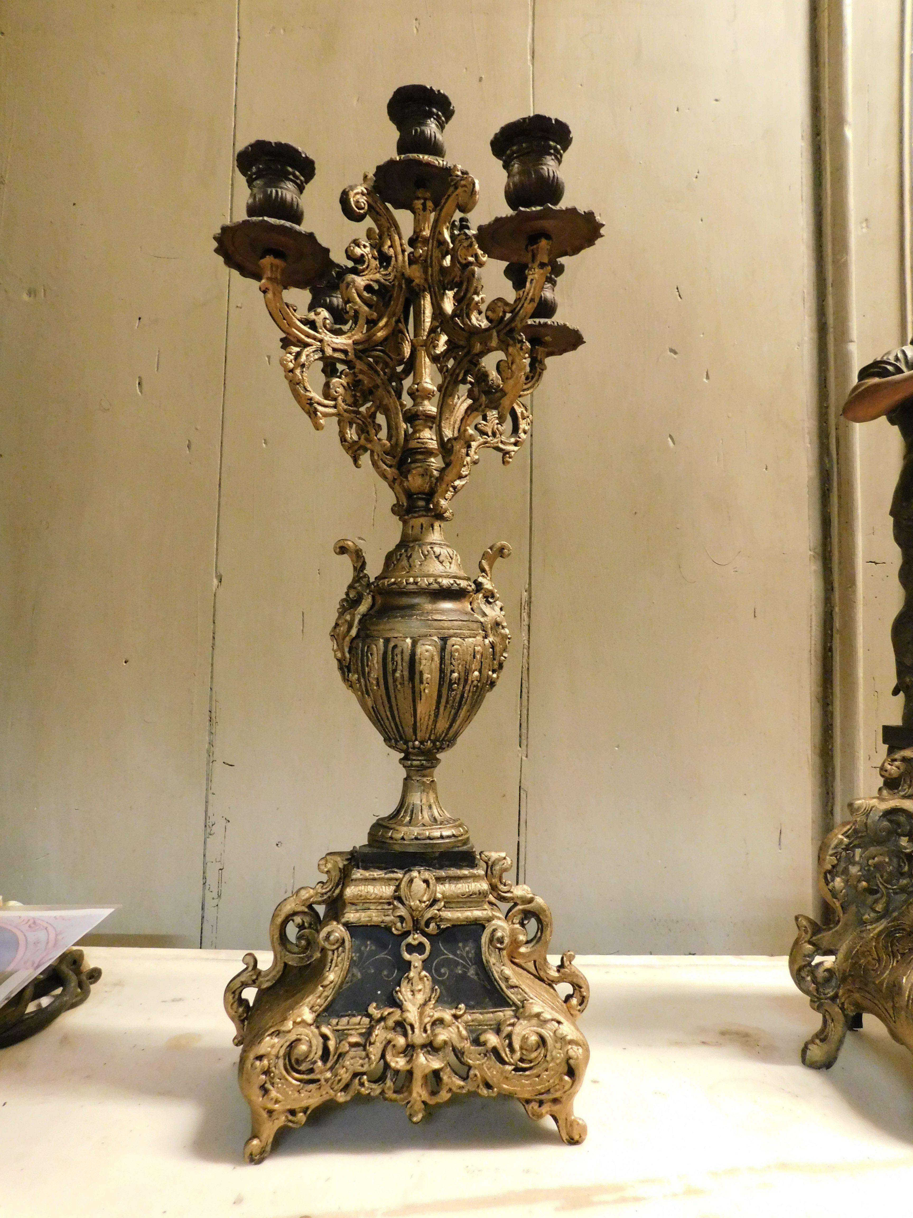 fireplace triptych in bronze formed by clock and 2 candlesticks, Italy In Good Condition For Sale In Cuneo, Italy (CN)