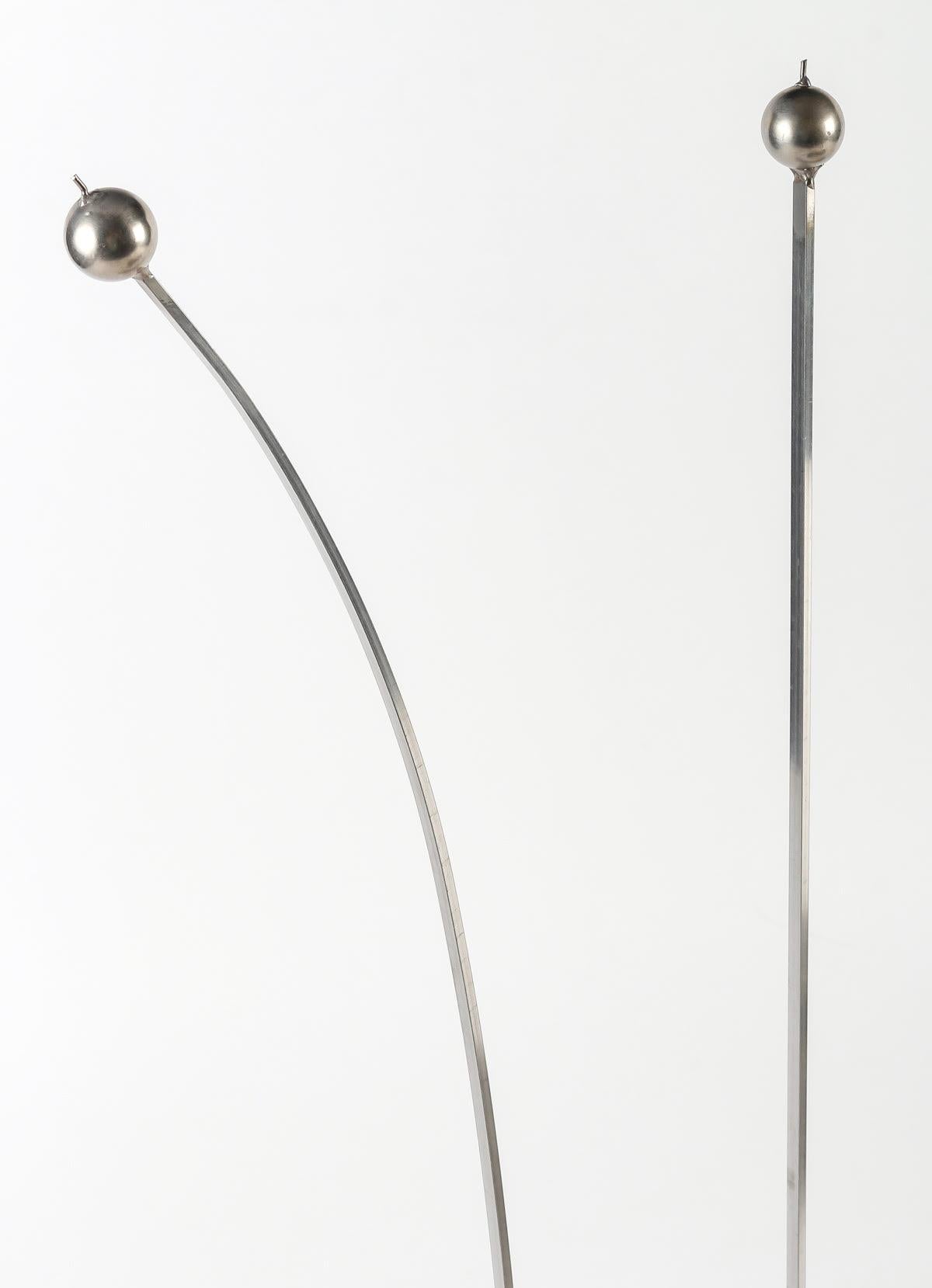 Kaminsims, Skulptur, Stahl und Kettenhemd, Design, 1980–1990.

Firewall von 1980-1990 aus Stahl und Kettengeflecht, eine echte zeitgenössische Skulptur.

Abmessungen: h: 48cm, B: 63cm, T: 6cm