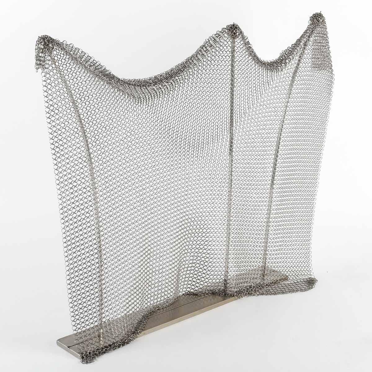 Firewall, Sculpture, Steel and Chainmail, Design, 1980-1990. In Excellent Condition For Sale In Saint-Ouen, FR