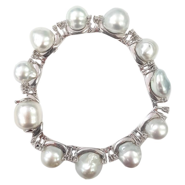 Bracelet baroque en or 18 carats avec perles et diamants du 21e siècle en vente