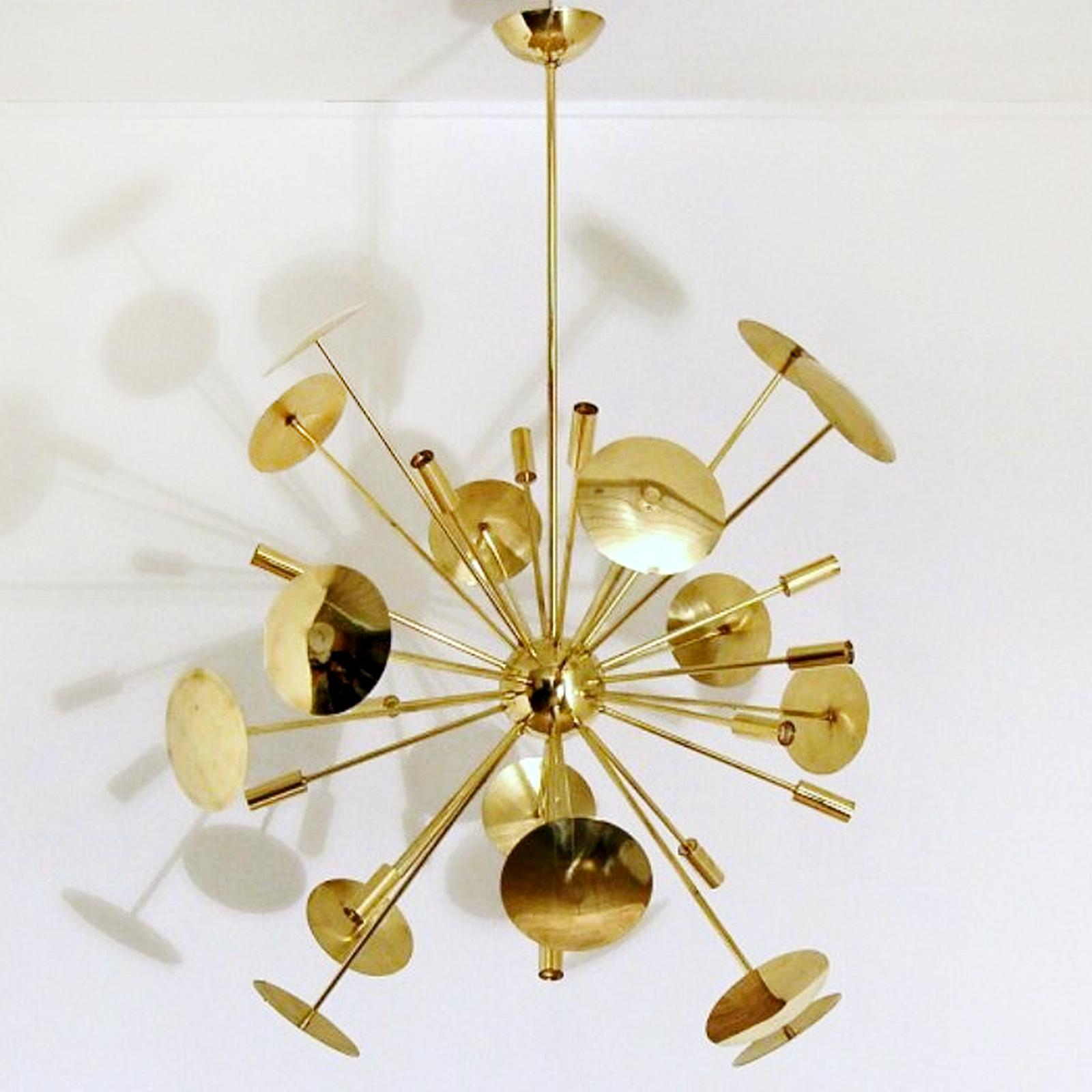 Fireworks Brass Italian Chandelier Sputnik 16 Lights In New Condition For Sale In Bochum, NRW