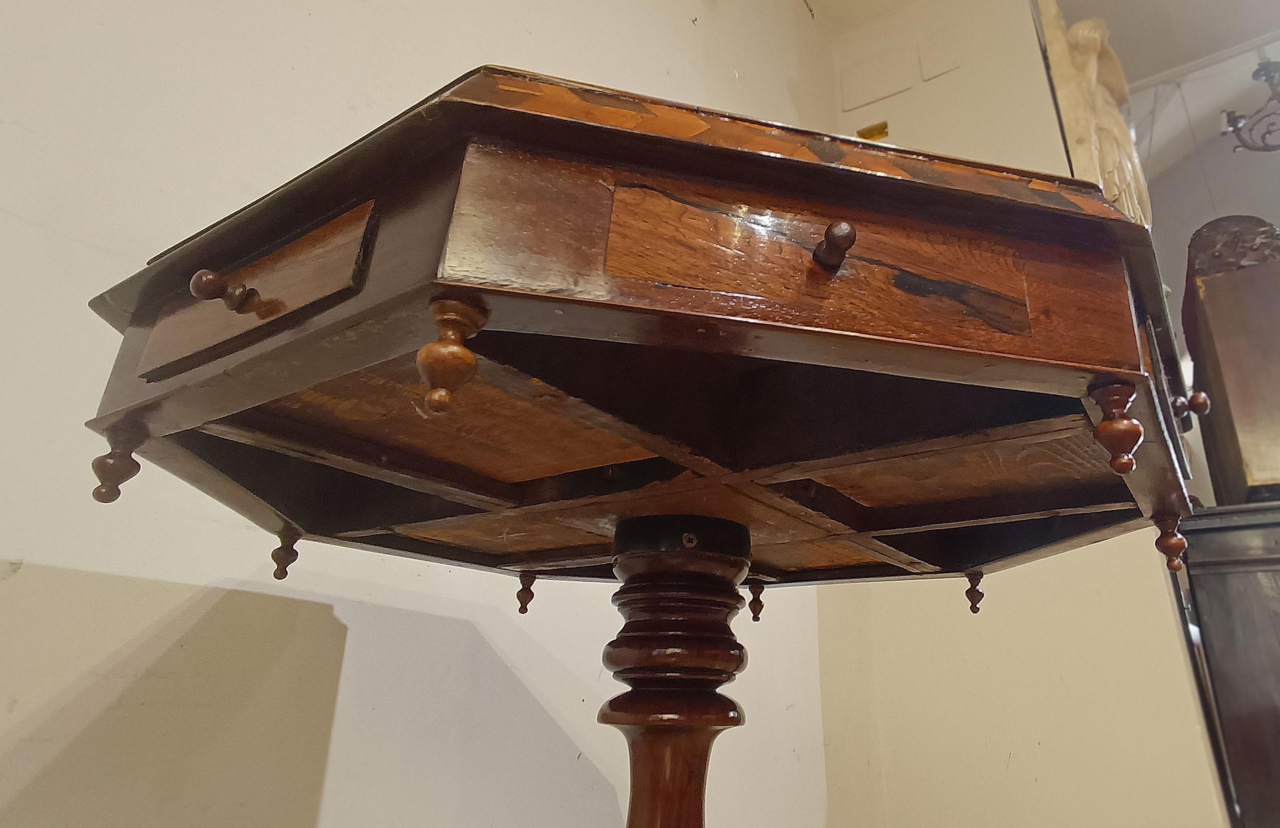 FIRST 19th CENTURY CHARLES X COFFEE TABLE WITH INLAID TOP For Sale 5