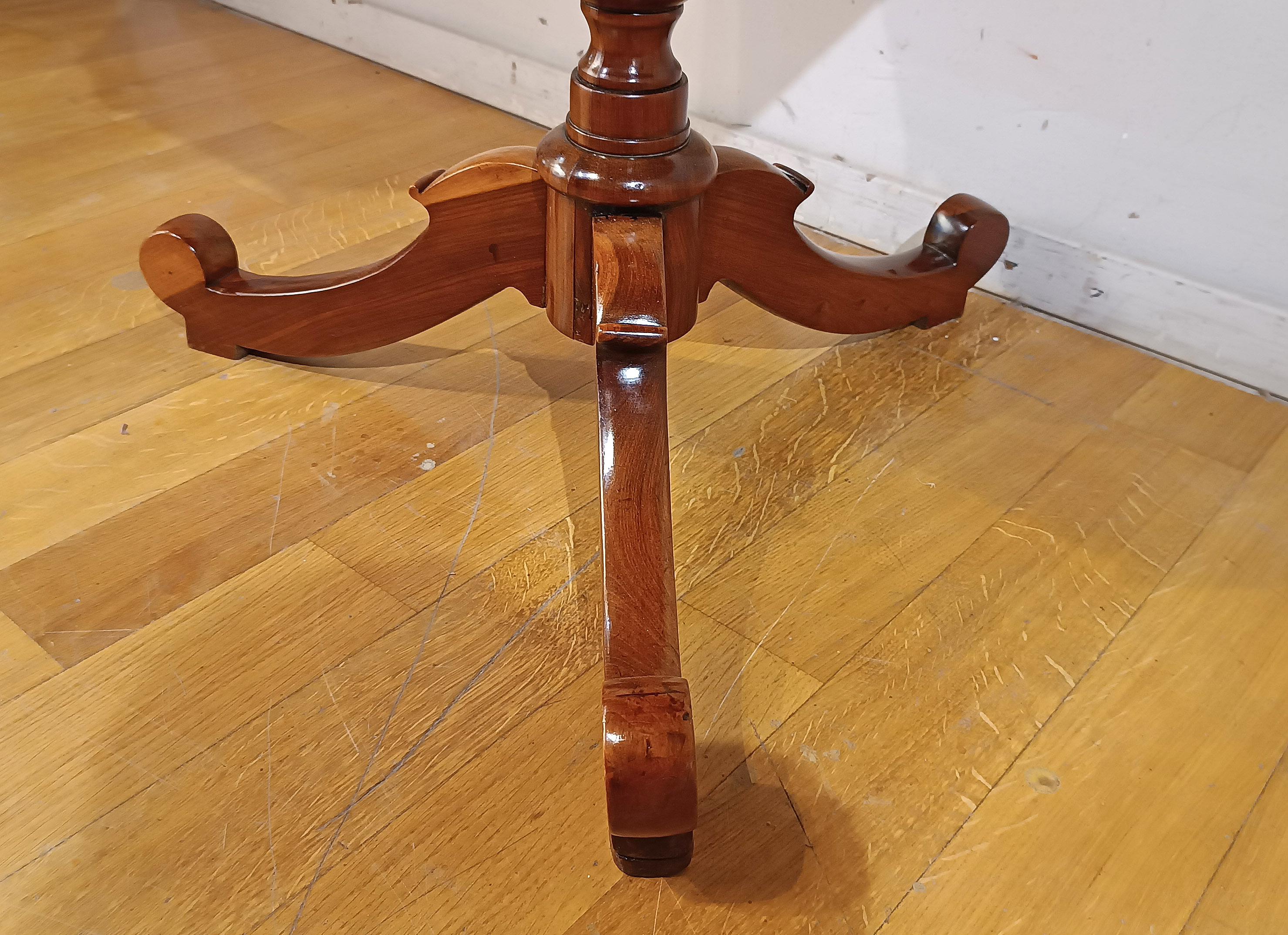 FIRST 19th CENTURY CHARLES X COFFEE TABLE WITH INLAID TOP For Sale 2