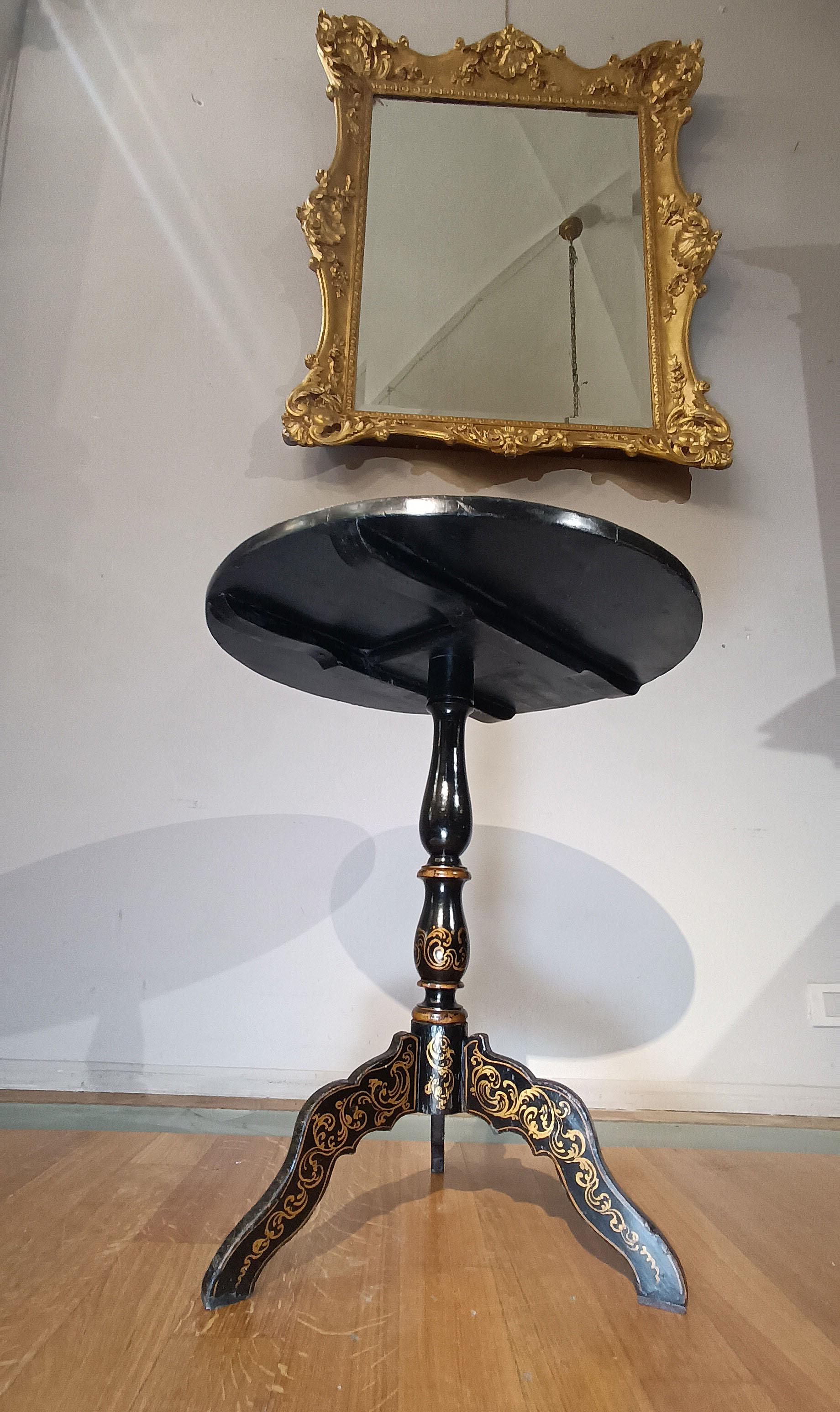 ERSTER ORIENTALER STIL DES 19. JAHRHUNDERTS Ebenholz-TISCH MIT EINLAGEN im Angebot 2