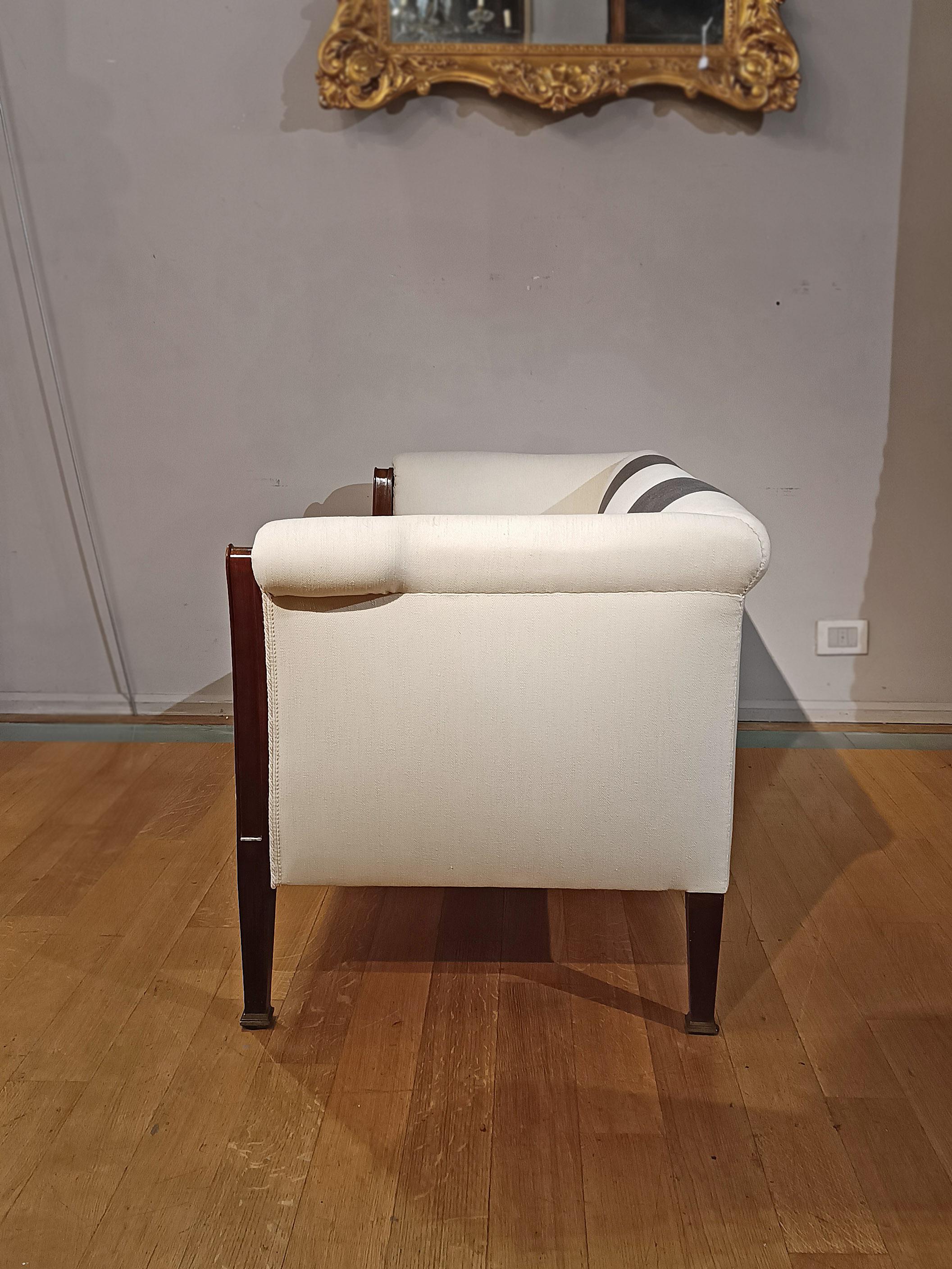 ERSTES 19. JAHRHUNDERT WALNUSS UND LEINENSOFA im Zustand „Gut“ im Angebot in Firenze, FI