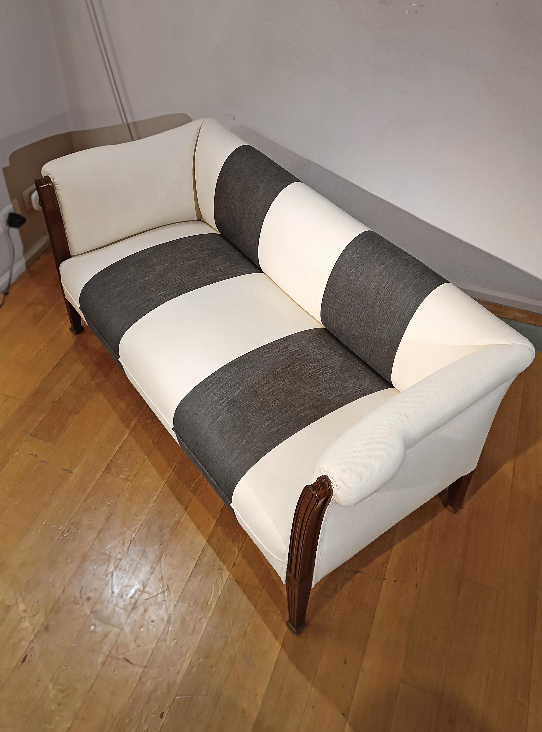 ERSTES 19. JAHRHUNDERT WALNUSS UND LEINENSOFA (19th Century) im Angebot