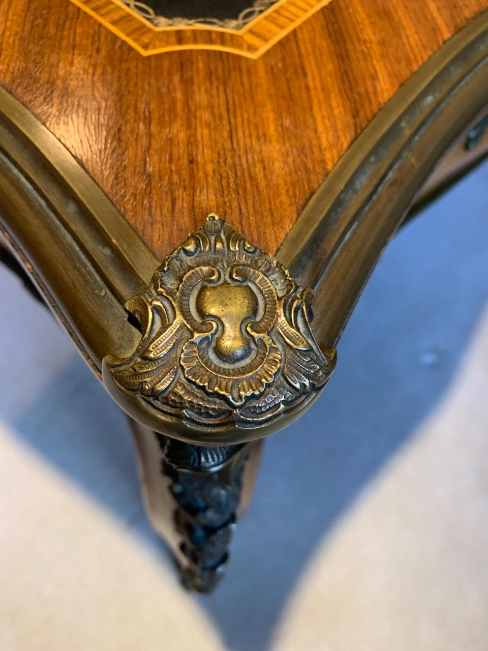 Superb Louis XV Style Kingwood Veneer and Brass Mounted Bureau Plat Desk 2